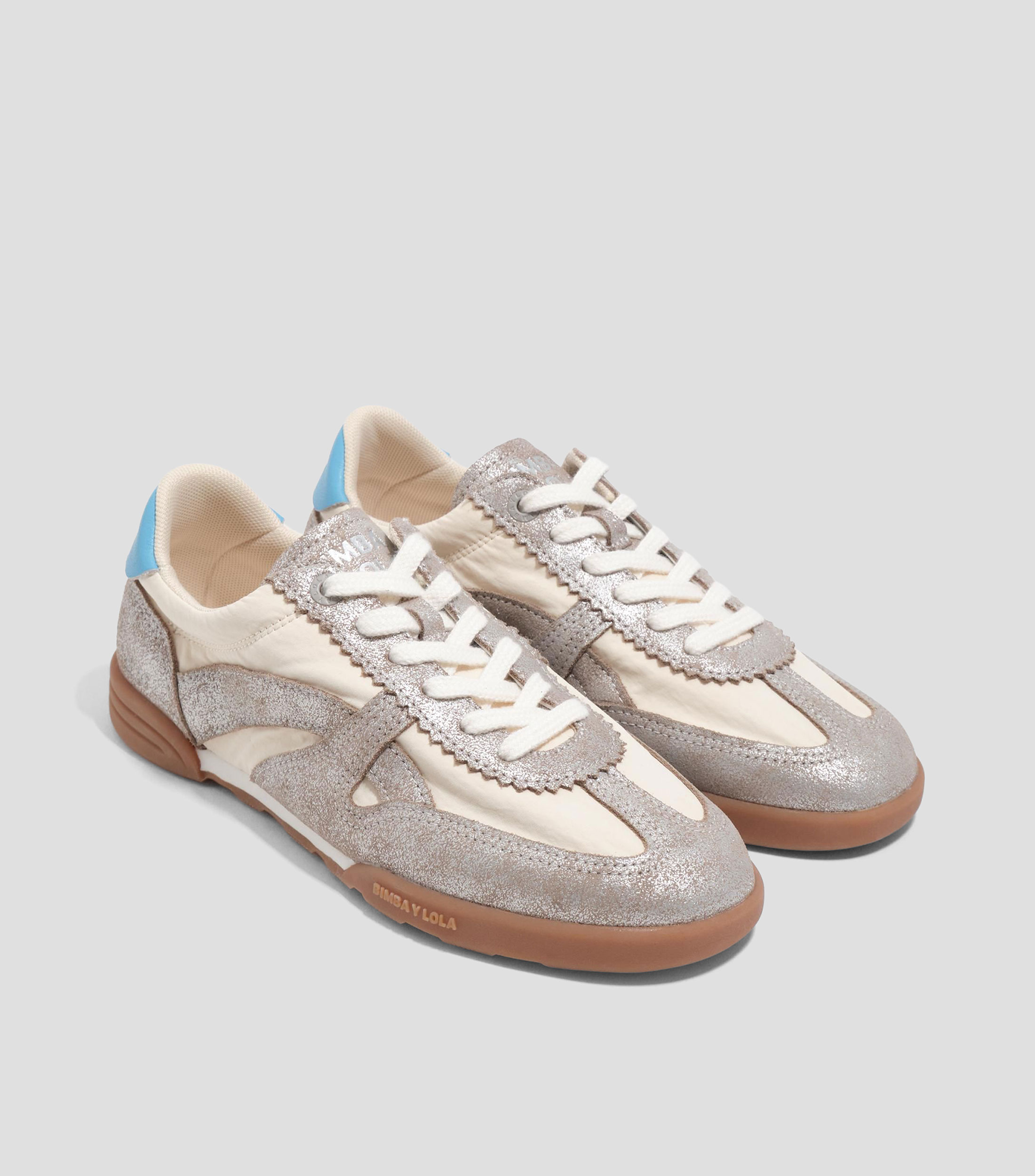 Tenis casuales Indoor 13 16 plata Mujer