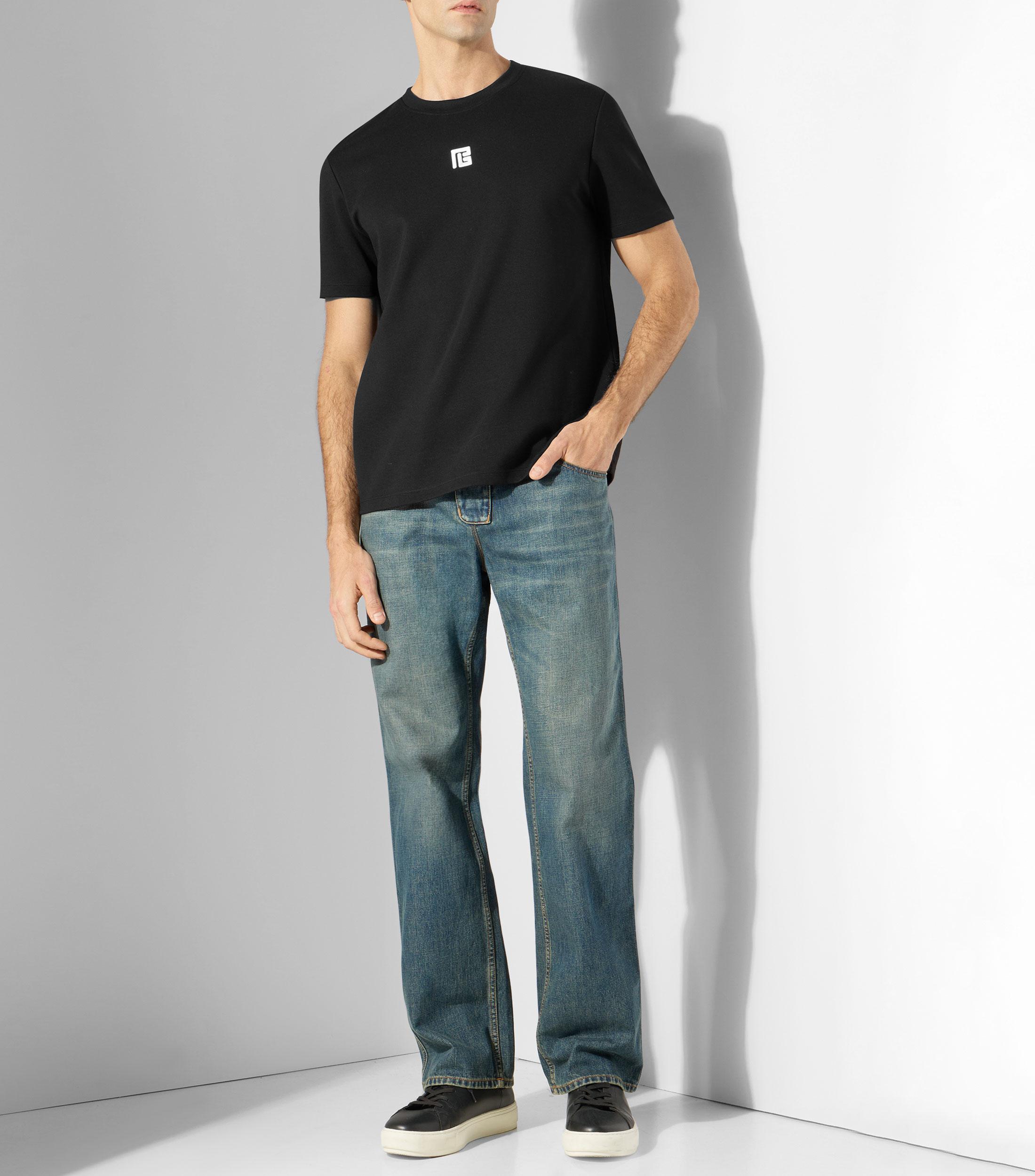 Playera de cuello redondo con manga corta lisa Hombre