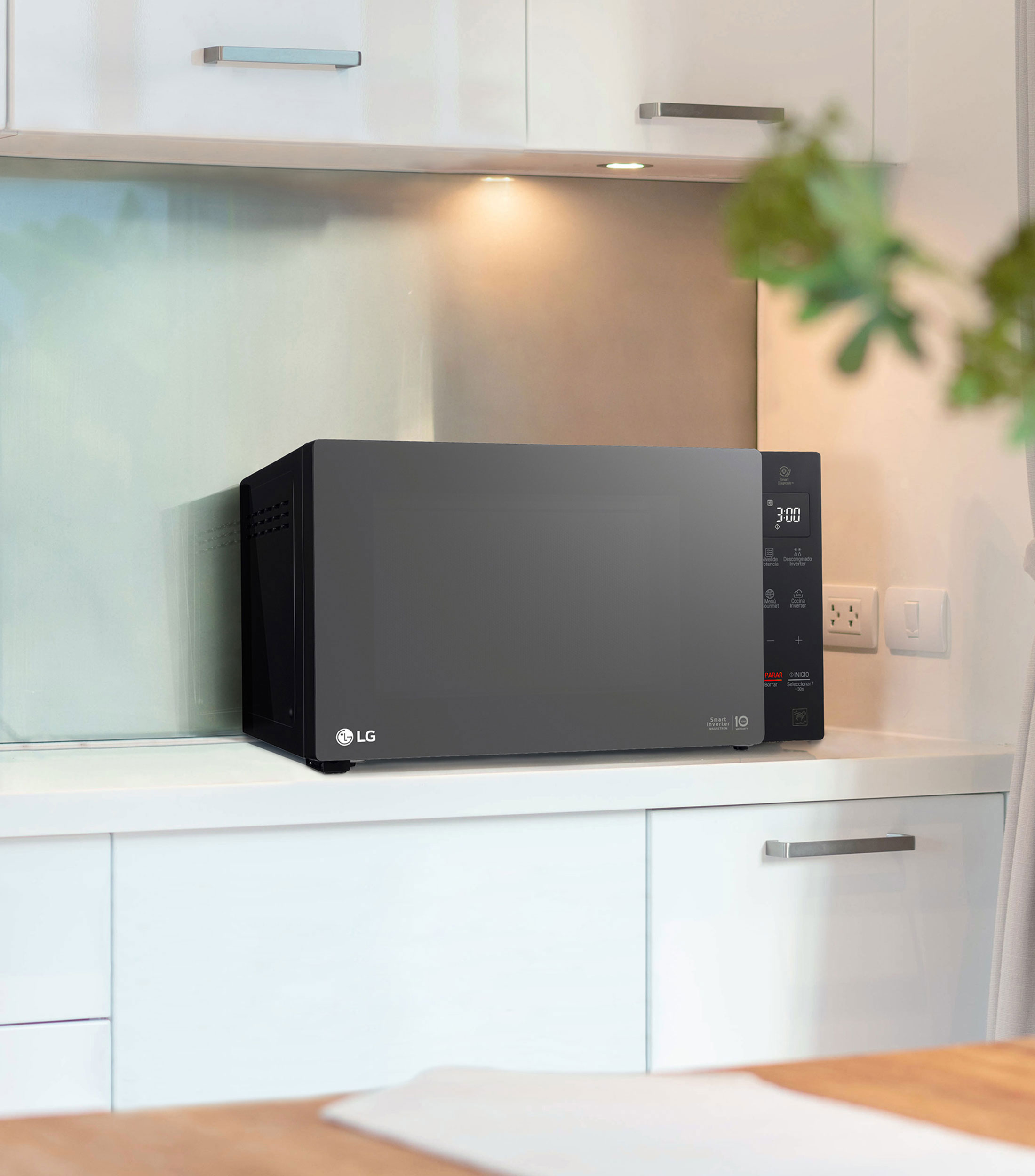 Horno de Microondas Smart Inverter NeoChef 1.5 pies MS1536GIR