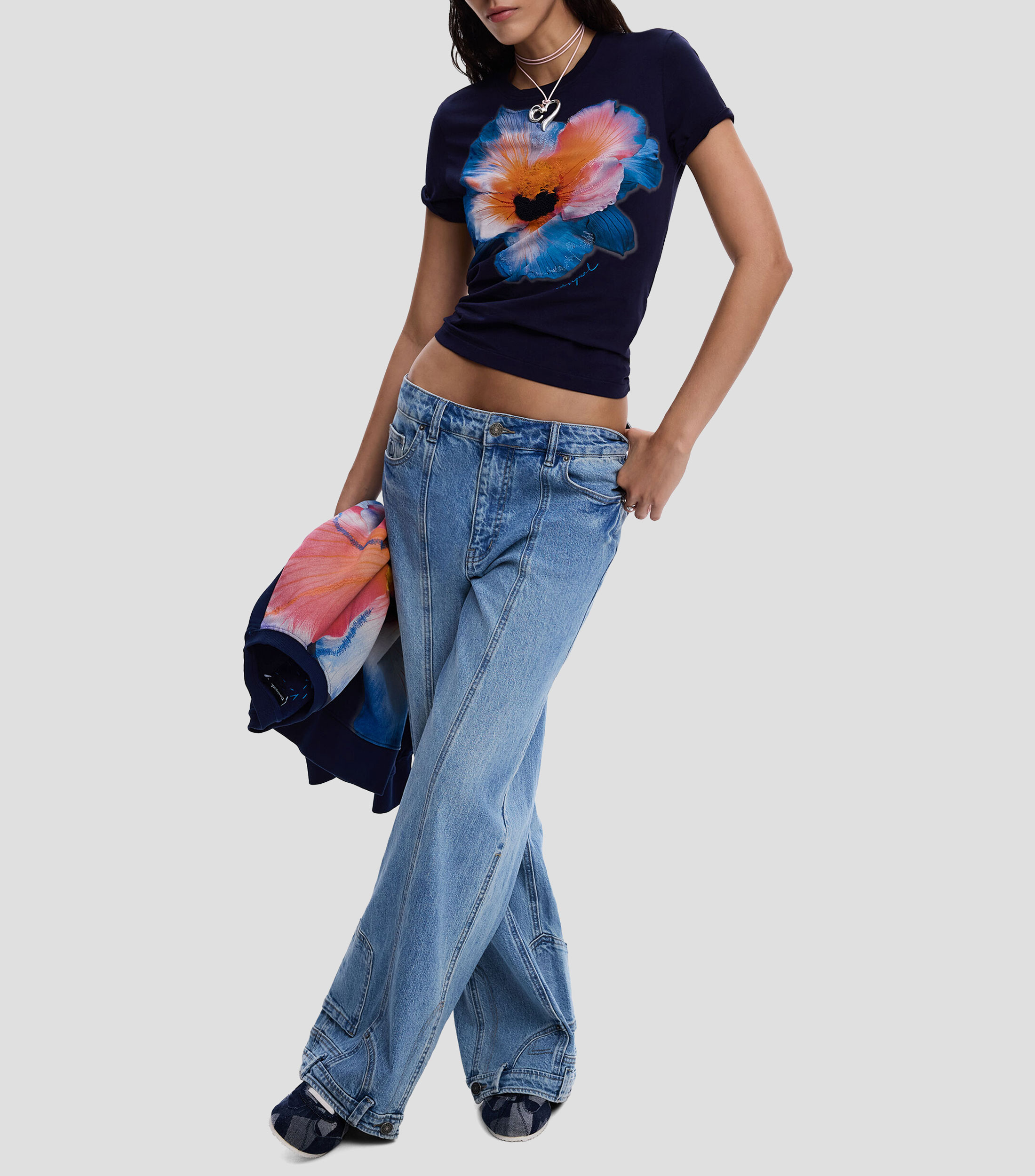 Playera cuello redondo manga corta estampada Mujer