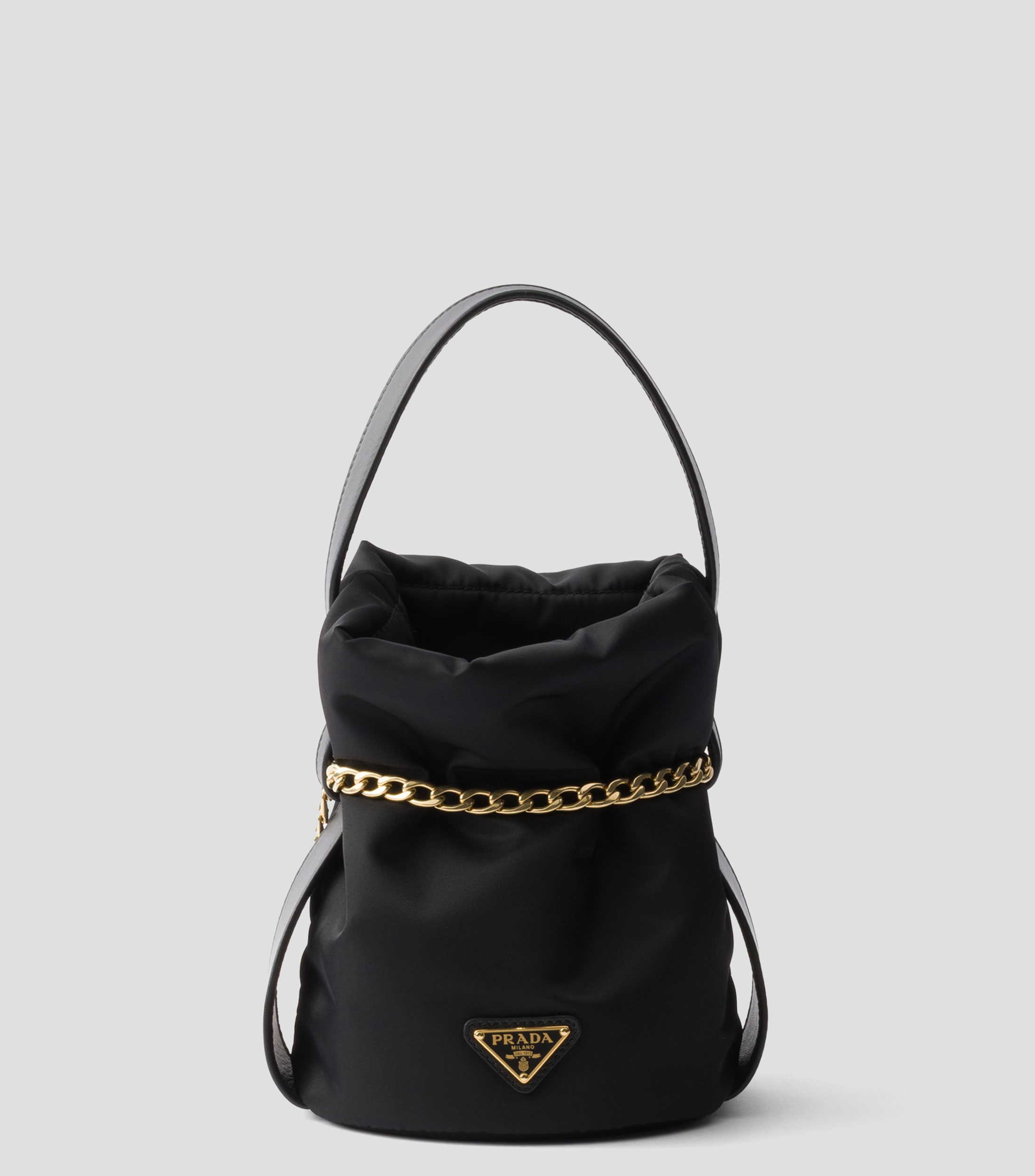 Minibolsa saco Petit Sac Noir de Re-Nylon y napa Mujer