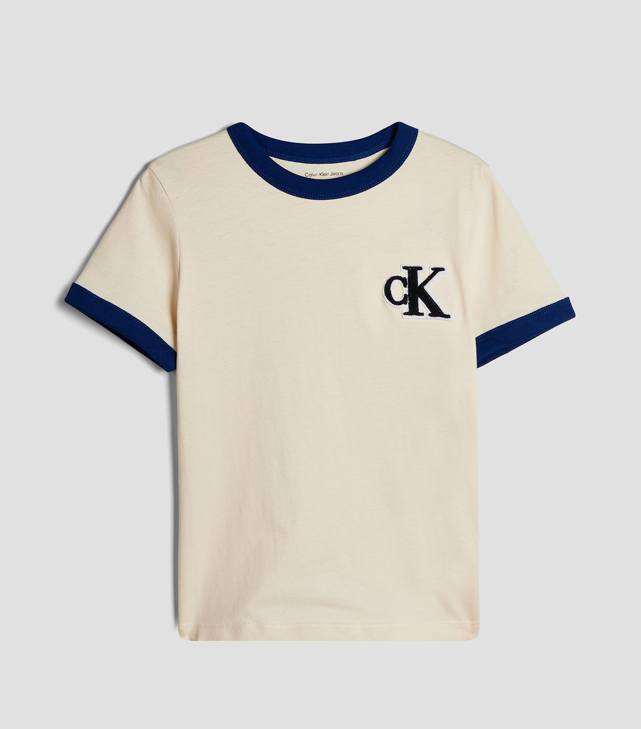 Playera cuello redondo manga corta lisa con bordado Niño