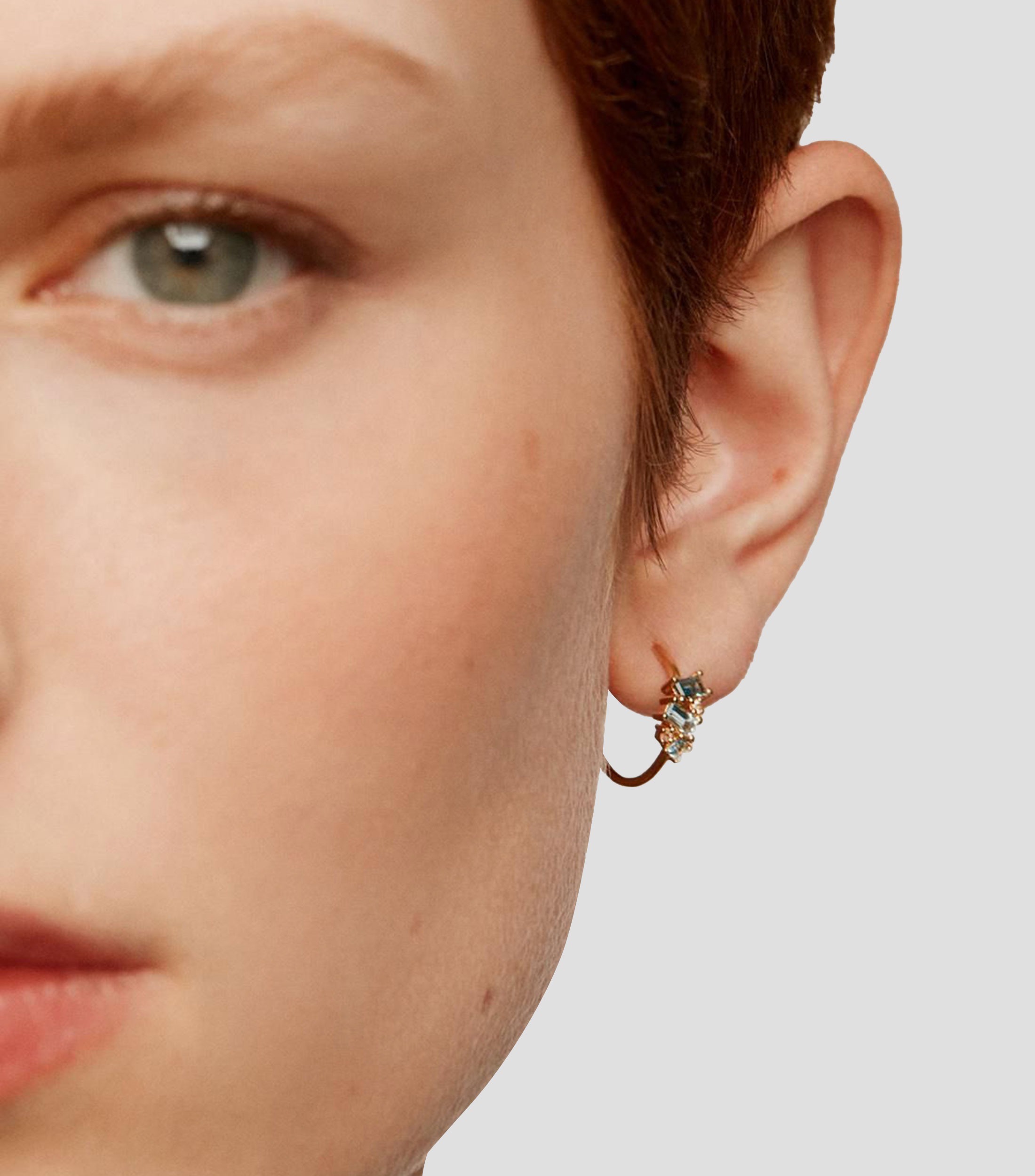 Pendientes en plata .925 de aro pequeño con topacios azules y blancos Sue Mujer