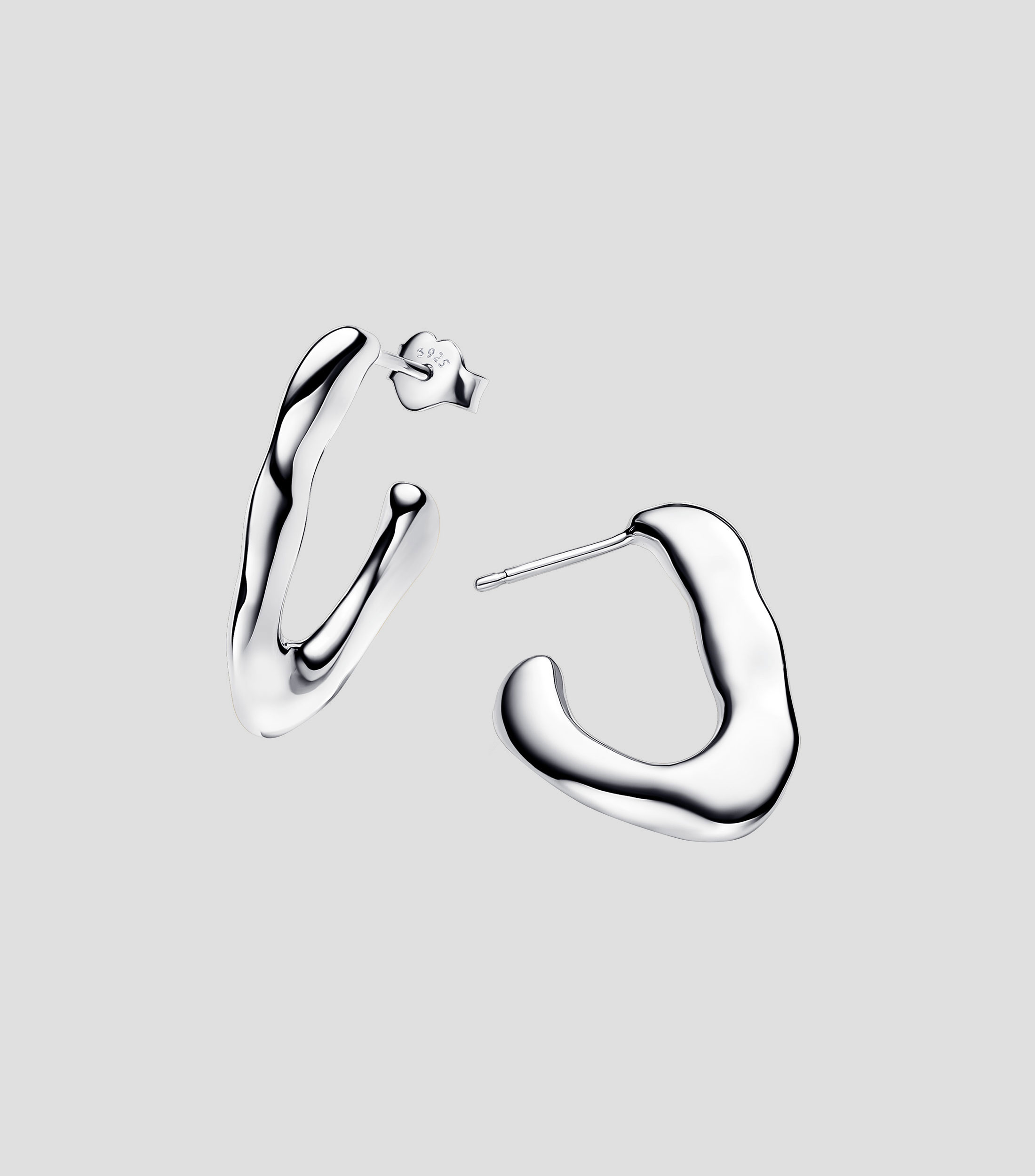 Aretes en plata .925 con forma orgánica en V Mujer
