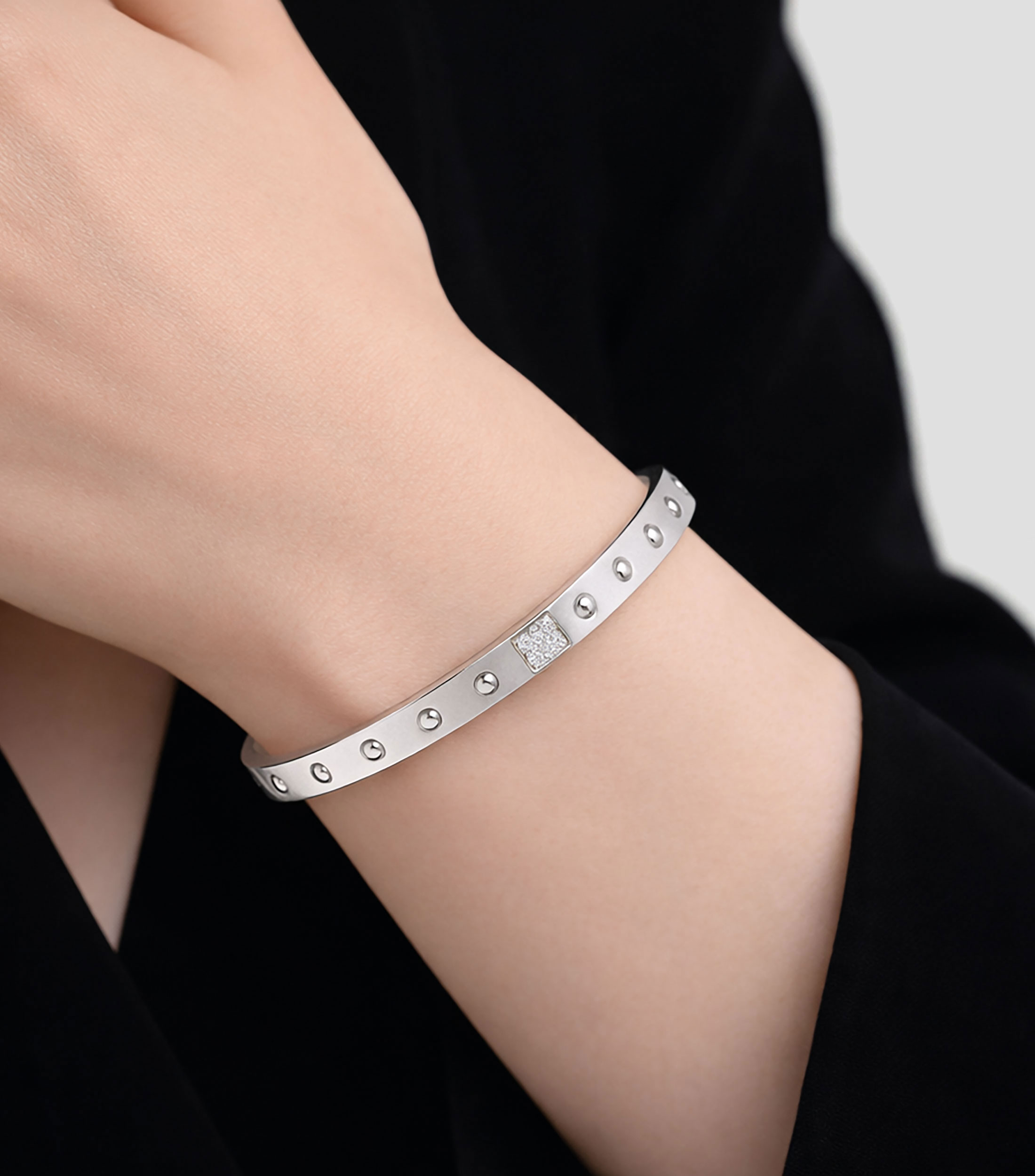 Brazalete en Oro blanco de 18 kilates con diamantes Pois Noi Mujer