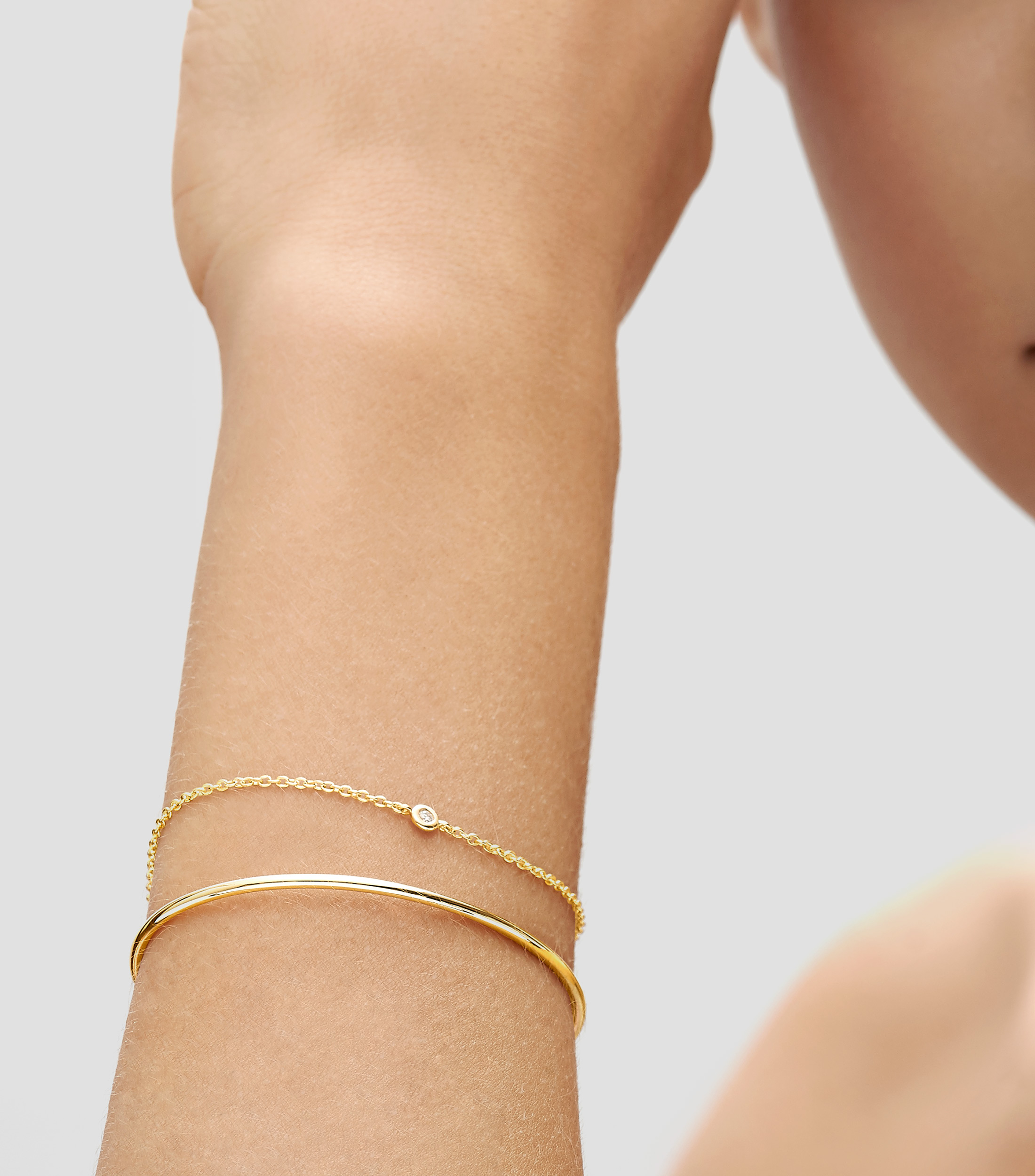 Brazalete en oro amarillo de 18 kilates con diamante Mujer
