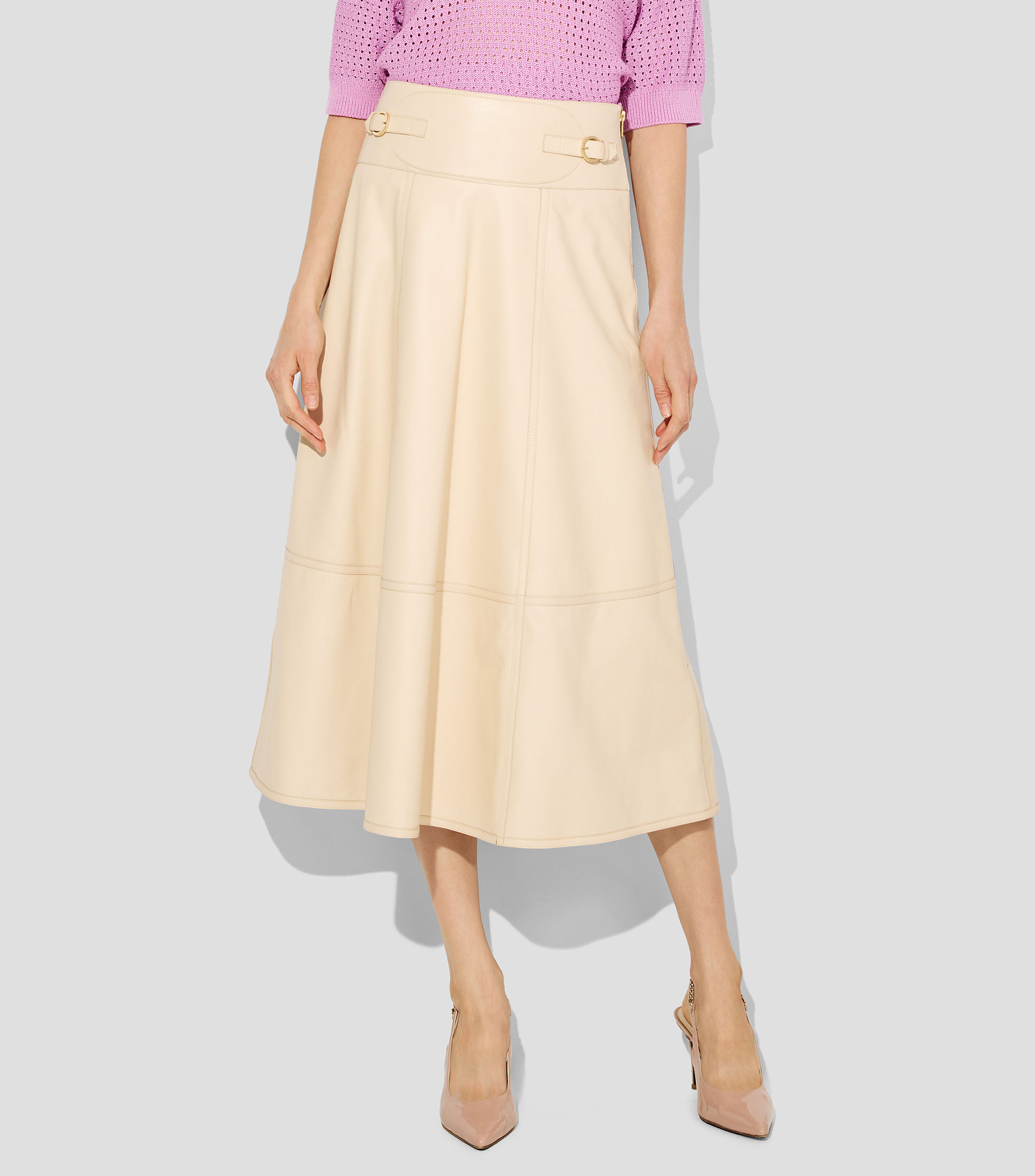 Falda midi de corte A en piel lisa Mujer