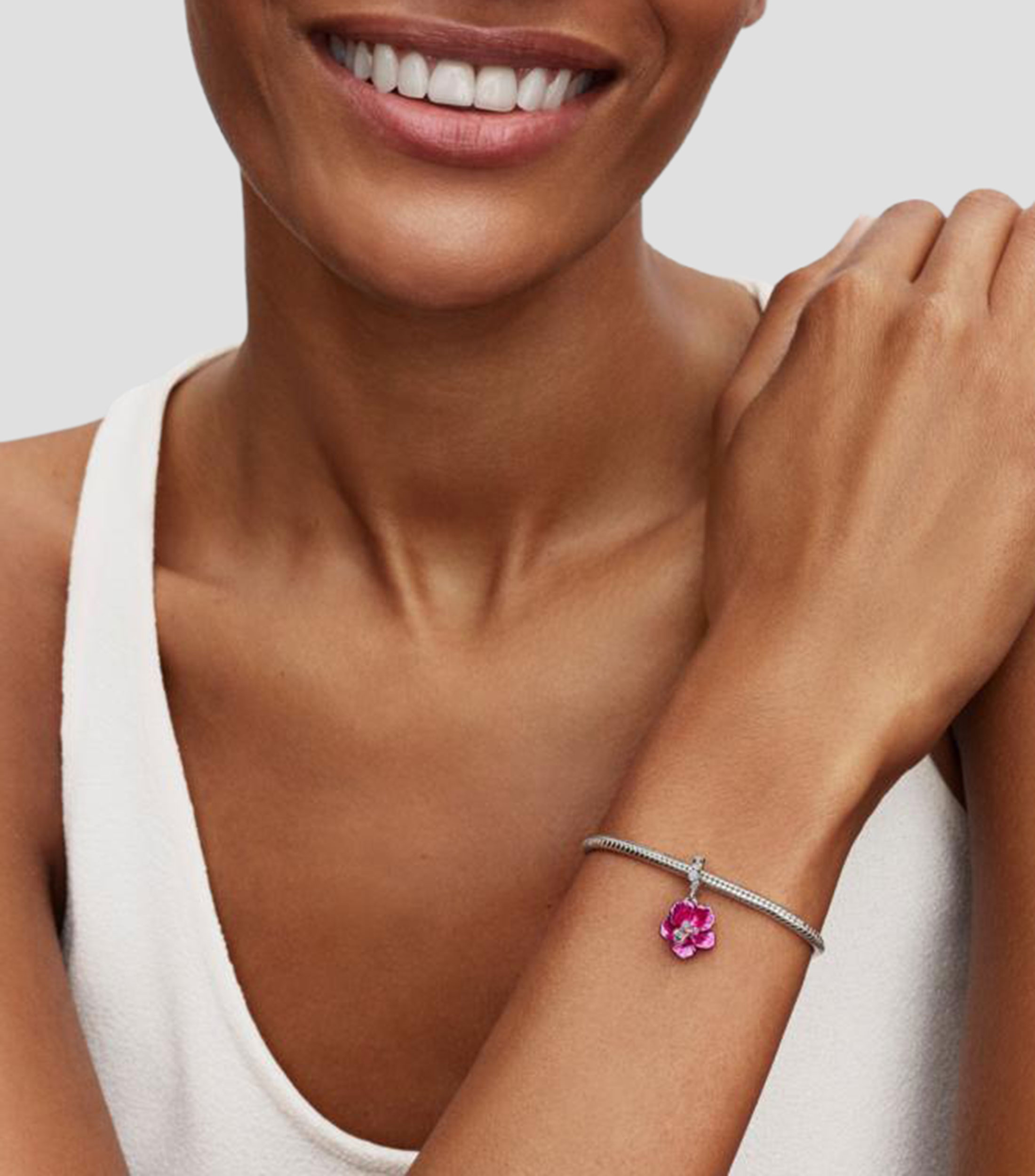 Charm en Plata Flor de Jamaica Unisex