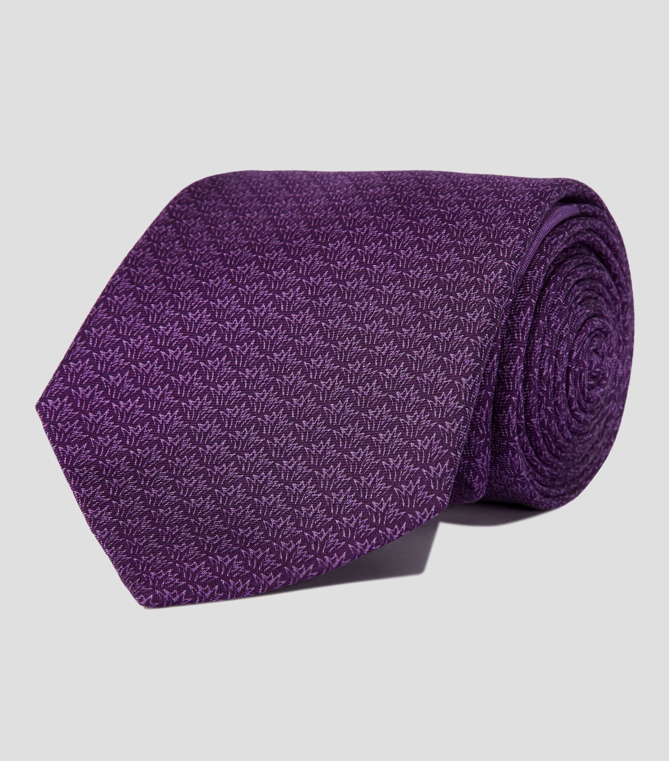 Corbata ancha de seda morada con agaves