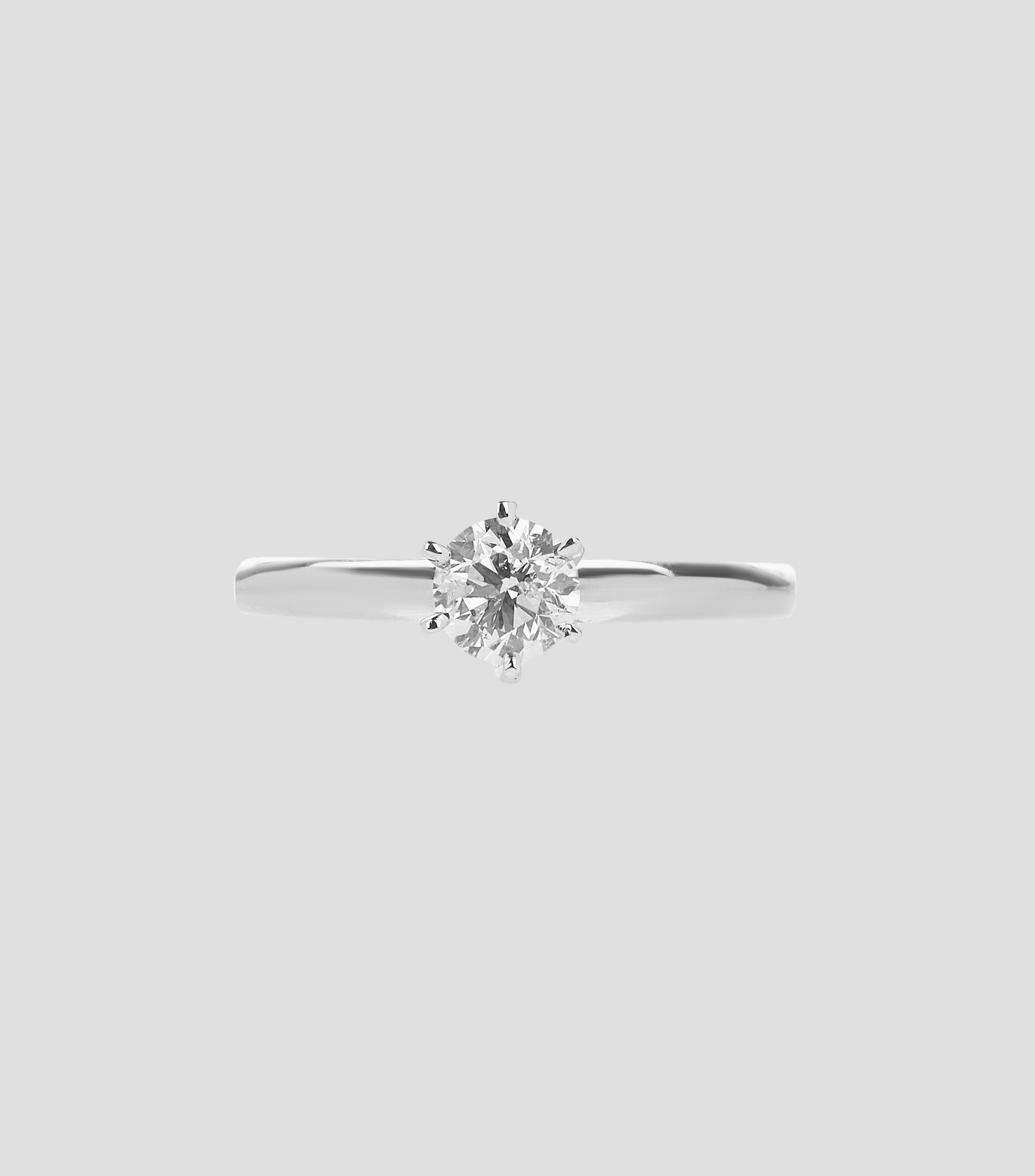 Anillo solitario en Oro de 14 kilates con diamante Mujer