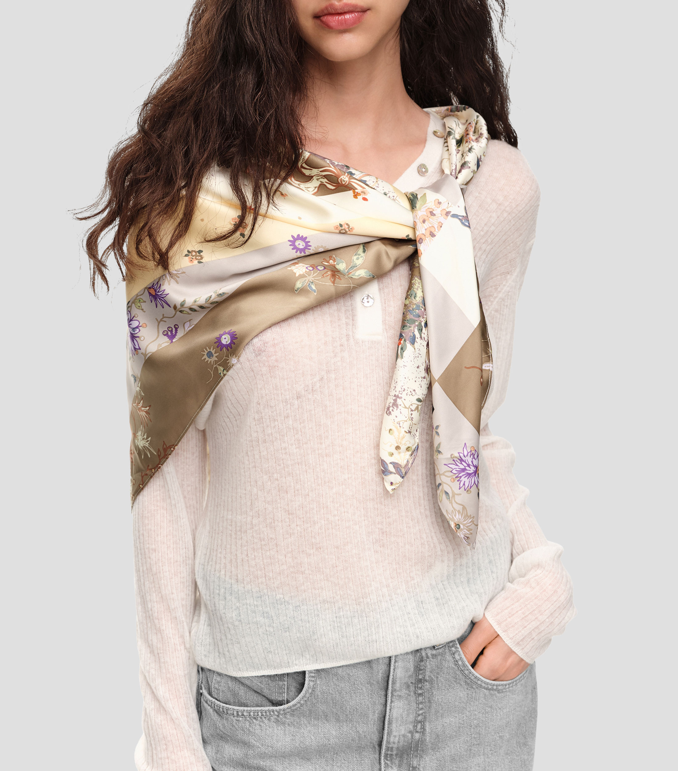 Pañuelo crema estampado patchwork romantic flowers Mujer