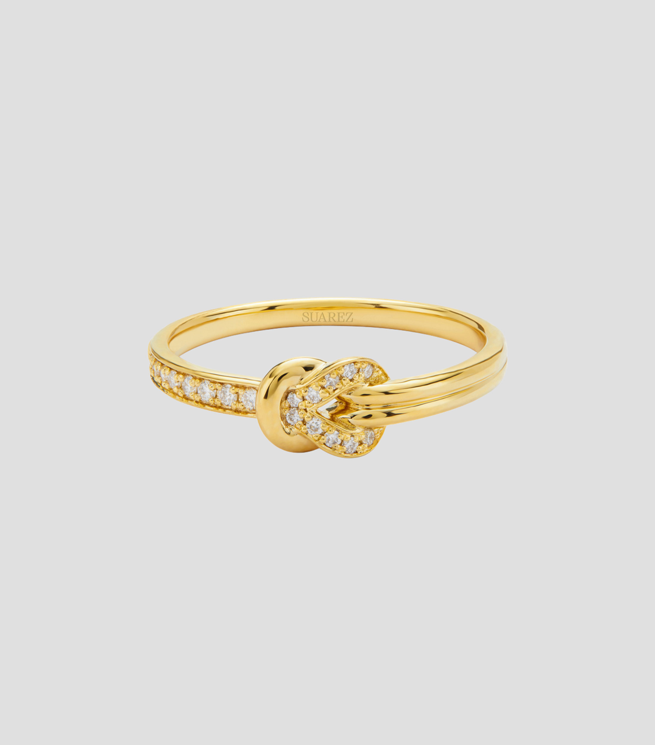 Anillo en oro amarillo de 18 kilates Nudos con diamantes Mujer