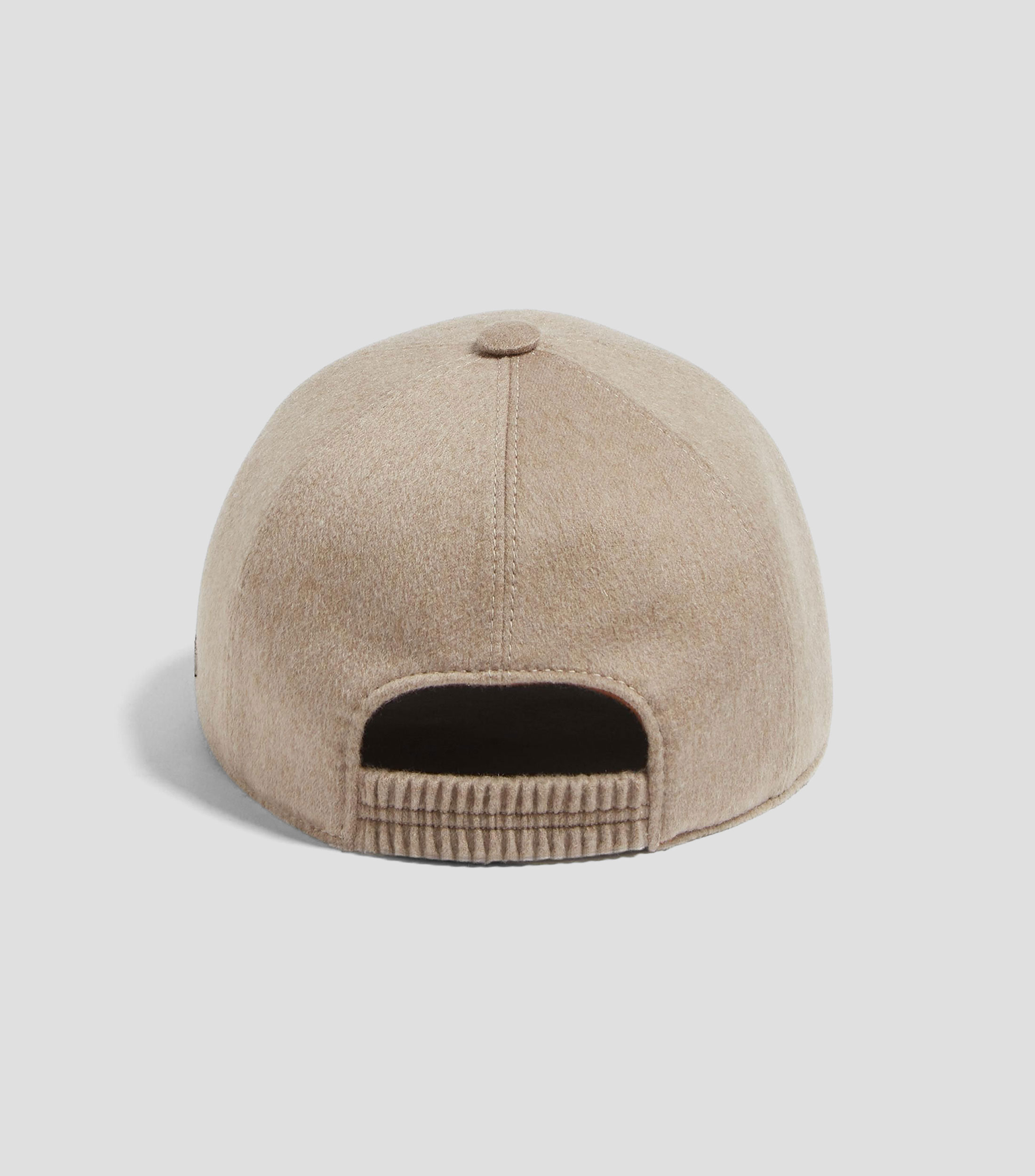 Gorra con insignia Hombre
