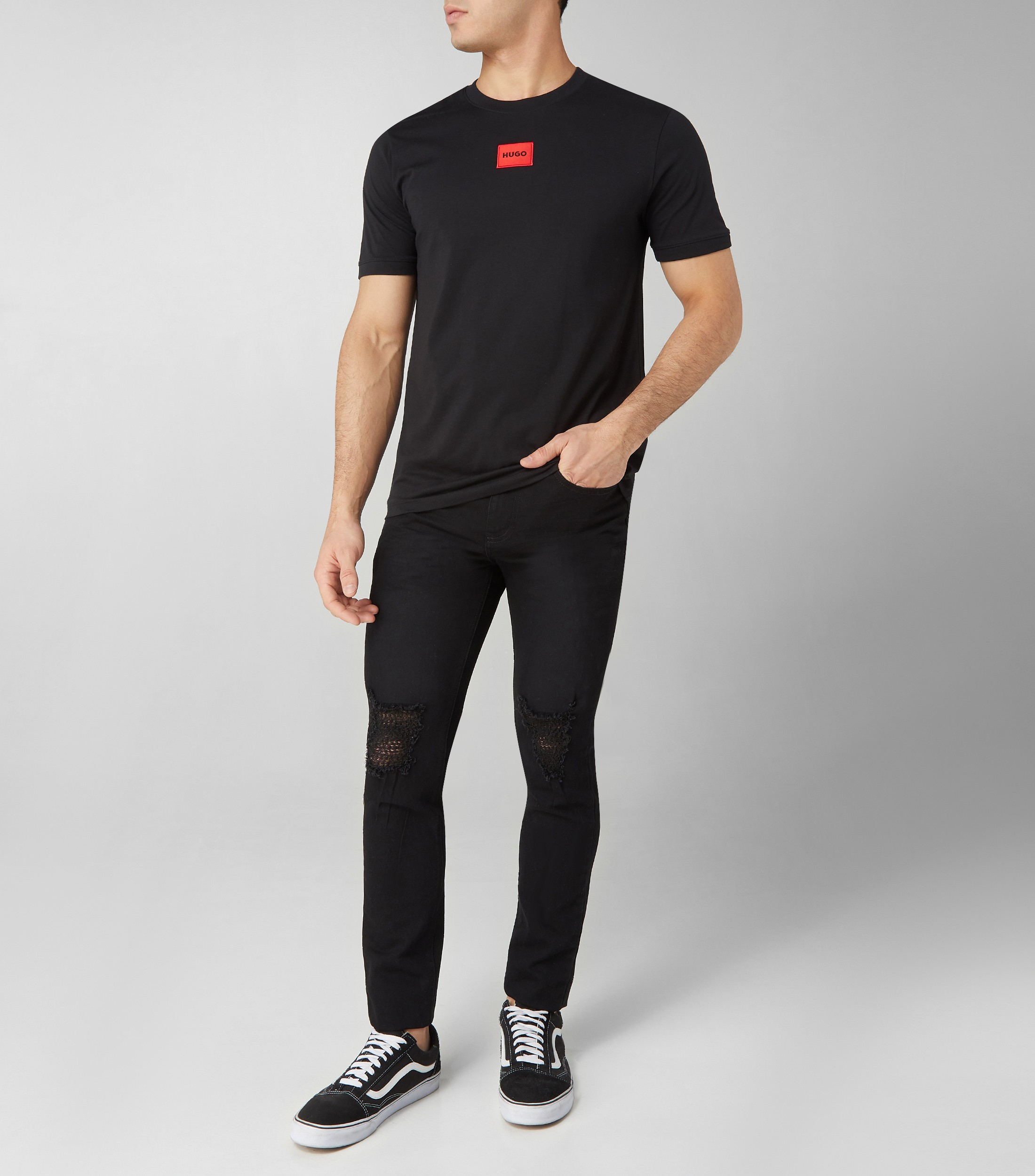 Playera HUGO regular fit de algodón con etiqueta con logo roja Hombre