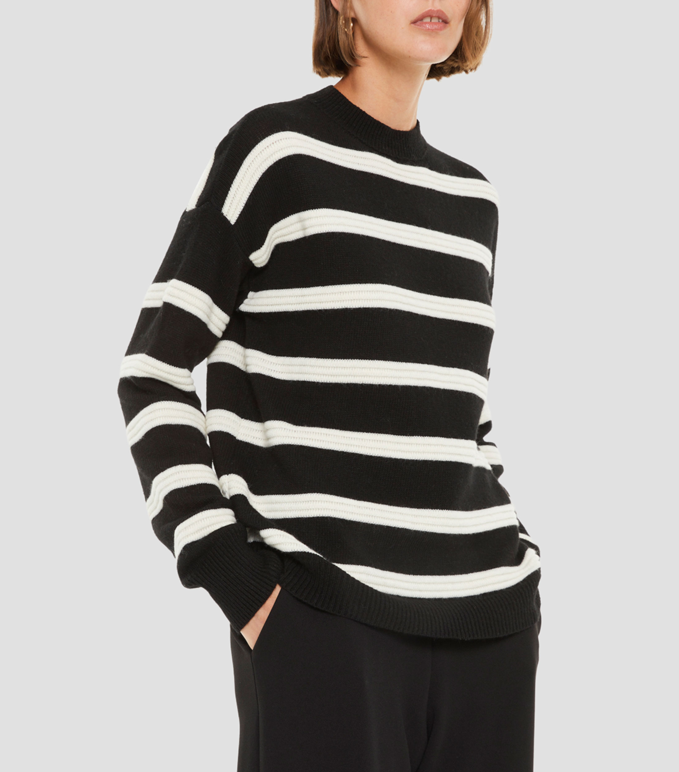 Suéter cuello redondo Mujer