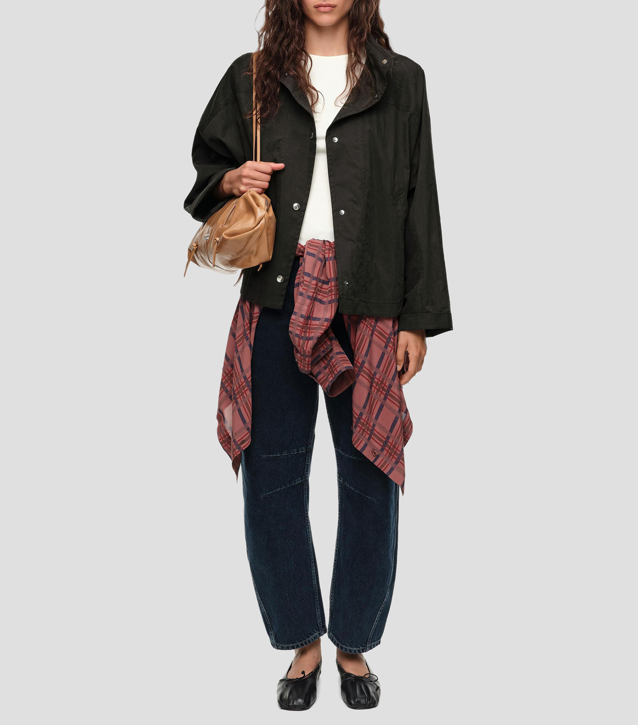 Gabardina corta con botones Mujer