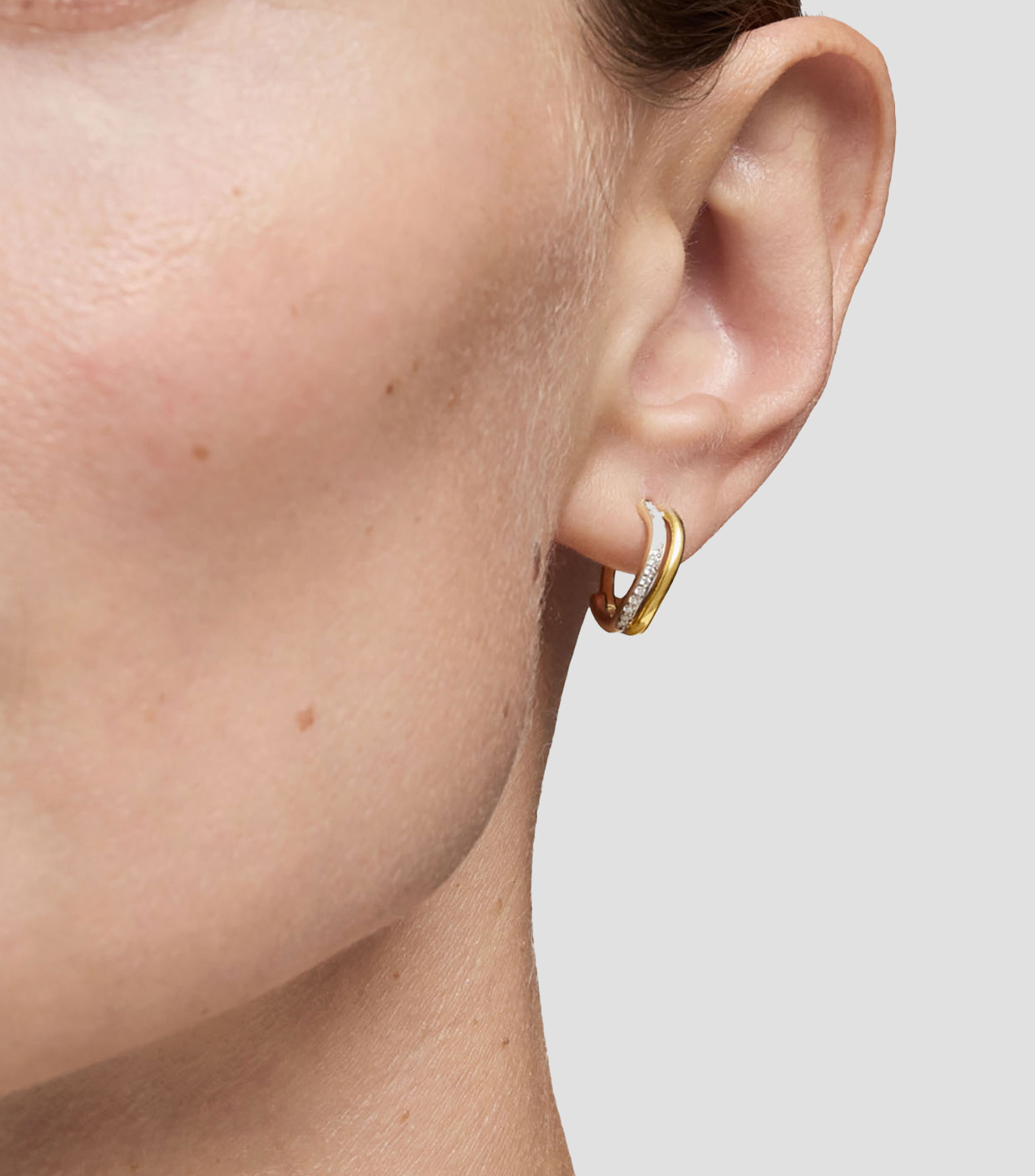 Aretes en Oro amarillo de 18 Kilates New Hav con diamantes Mujer
