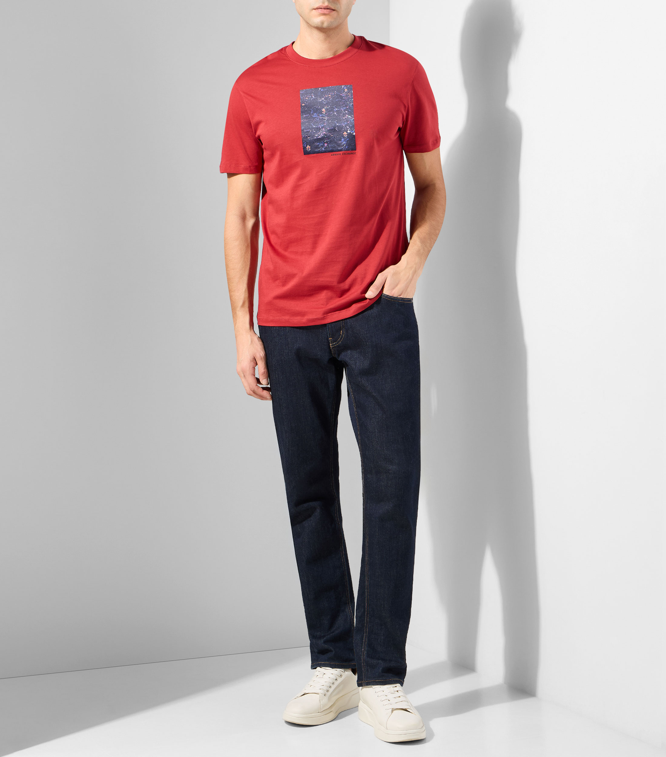 Playera cuello redondo manga corta estampada Hombre