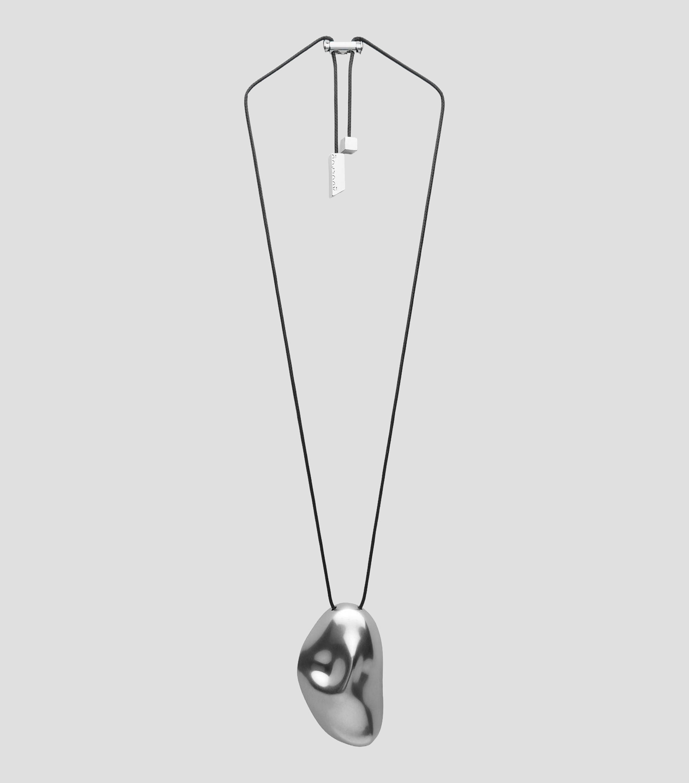 Collar con dije irregular Mujer
