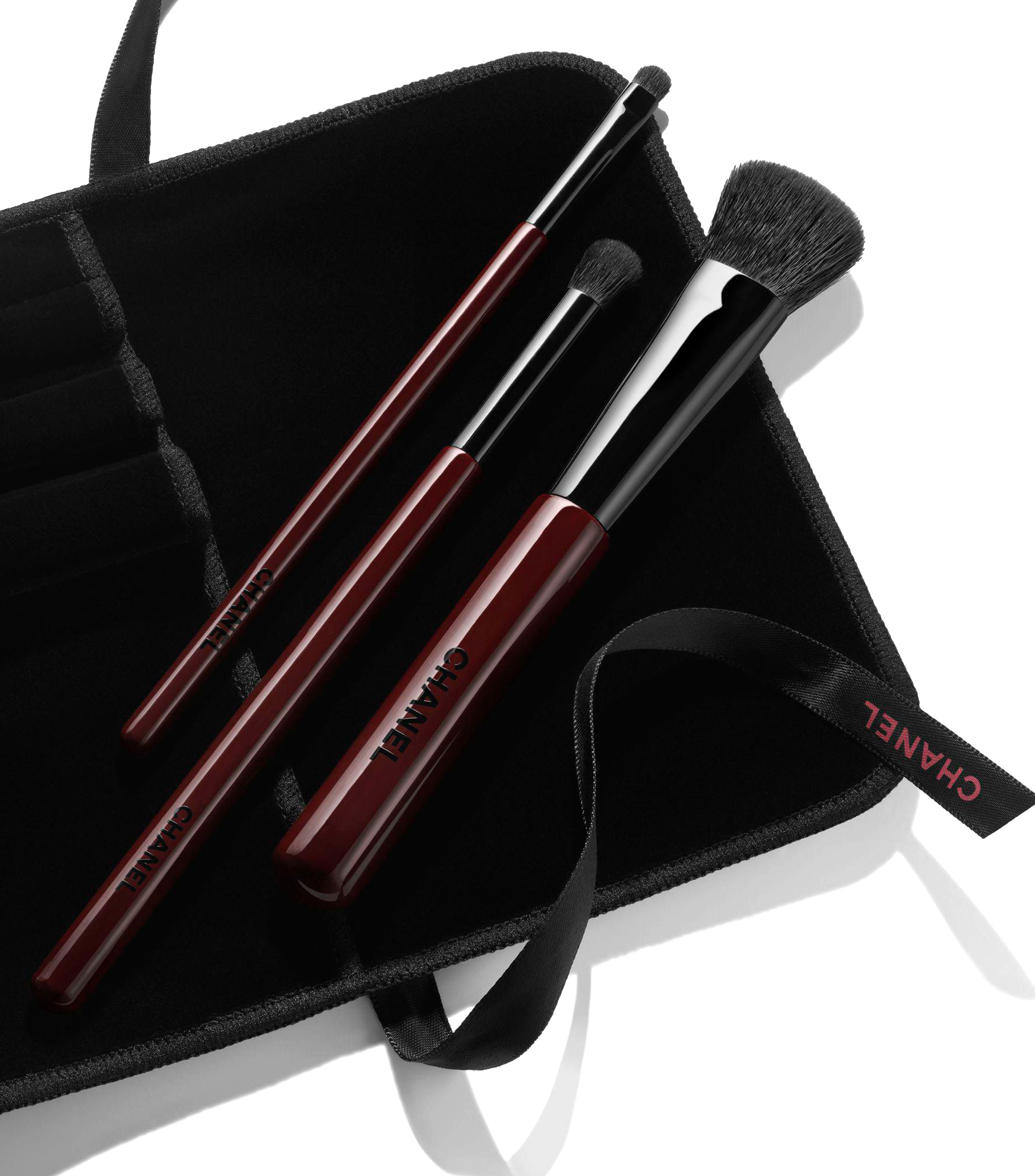 ESTUCHE CON 3 BROCHAS PROFESIONALES