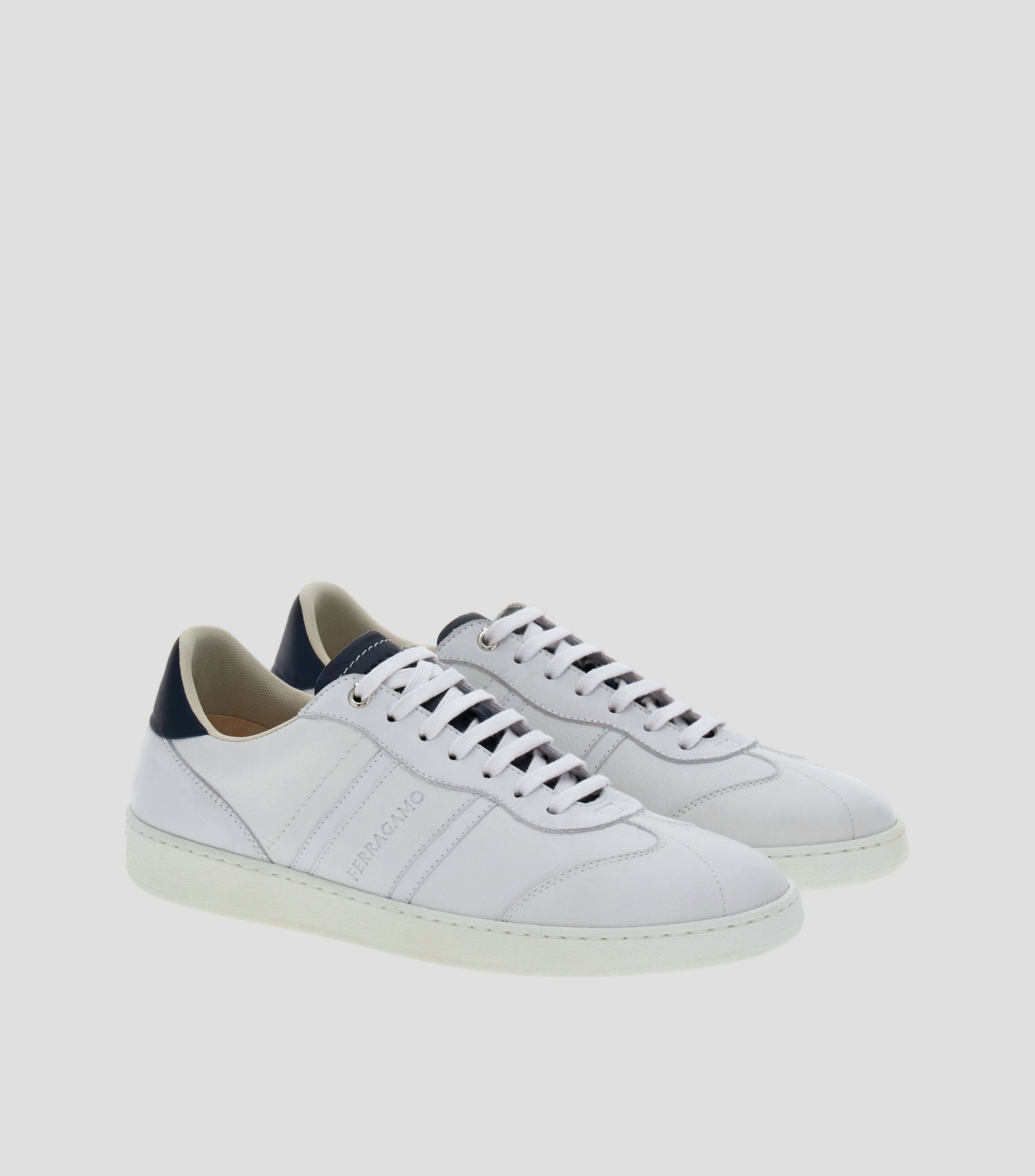 Tenis bajos con firma Hombre