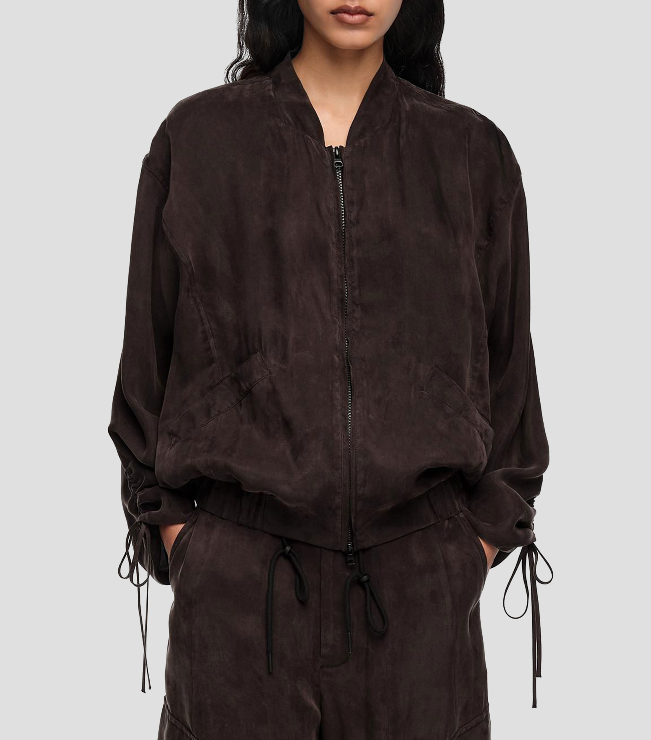 Chamarra bomber fluida negro lavado Mujer