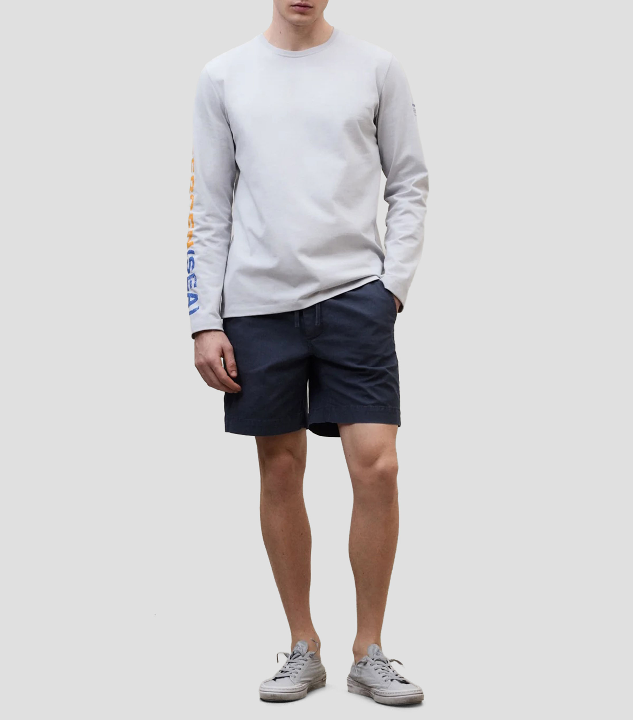 Playera cuello redondo manga larga estampada Hombre