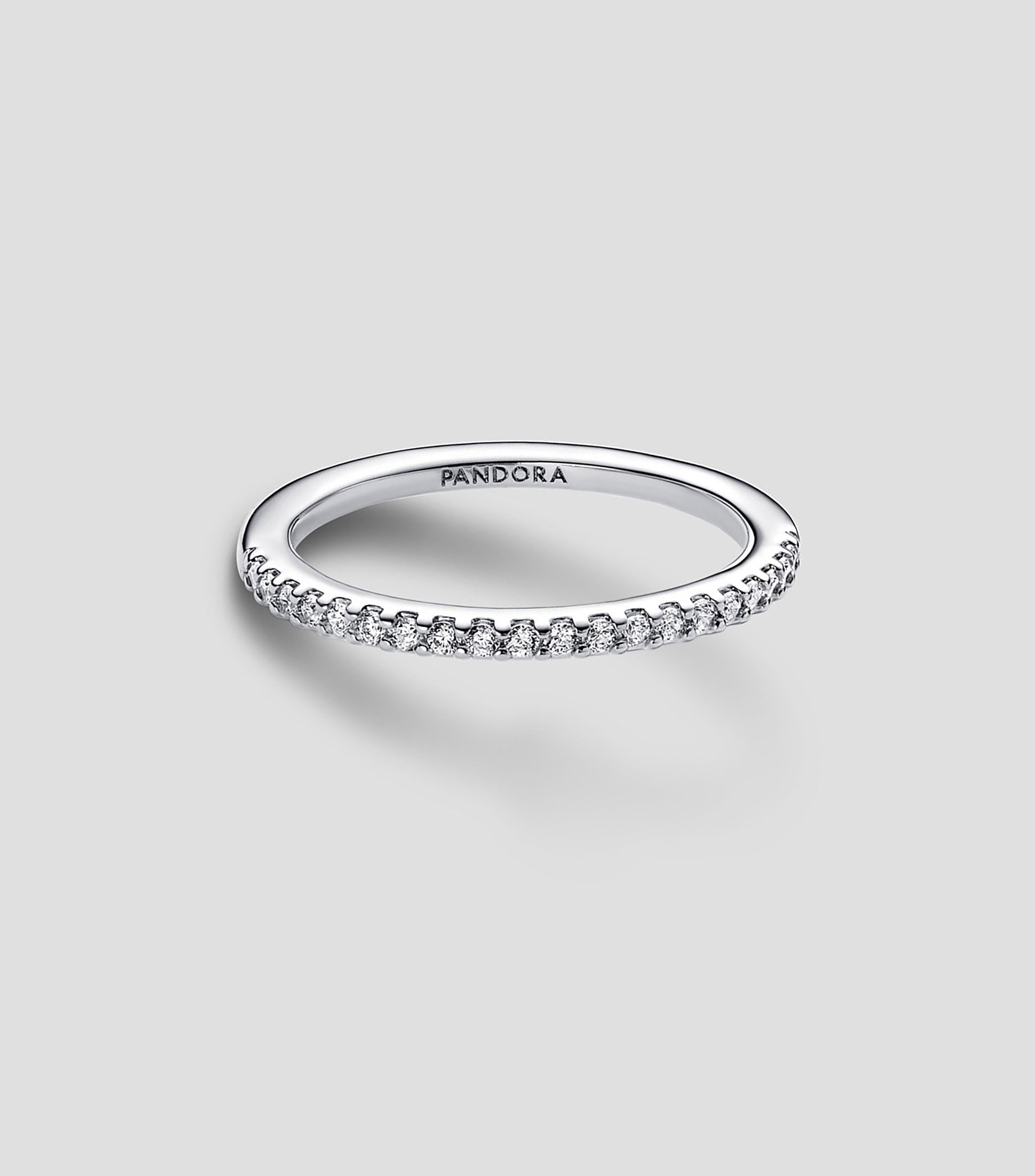 Anillo en plata con circonitas cúbicas Mujer