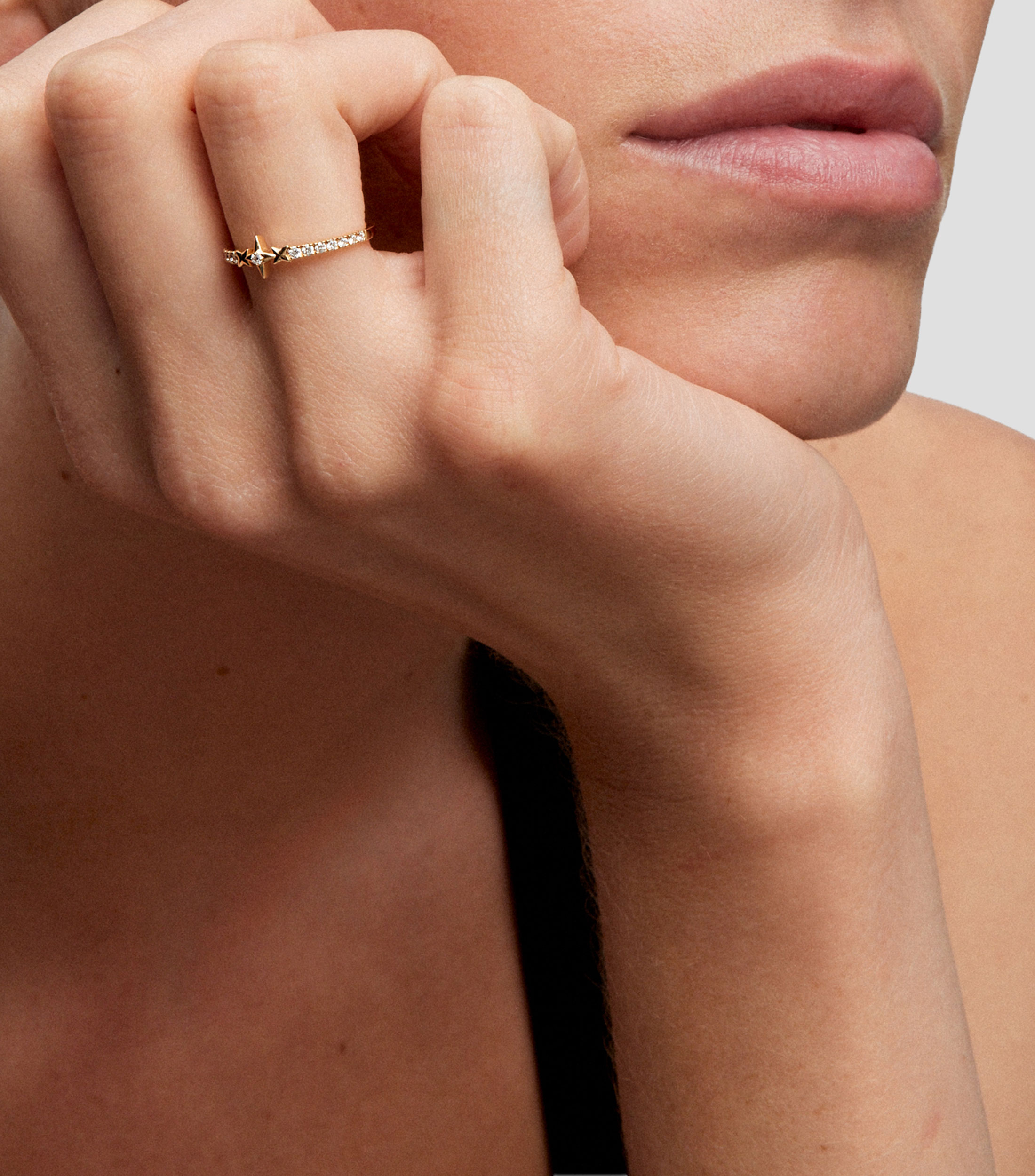 Anillo en oro amarillo de 18 kilates Orion con diamantes Mujer