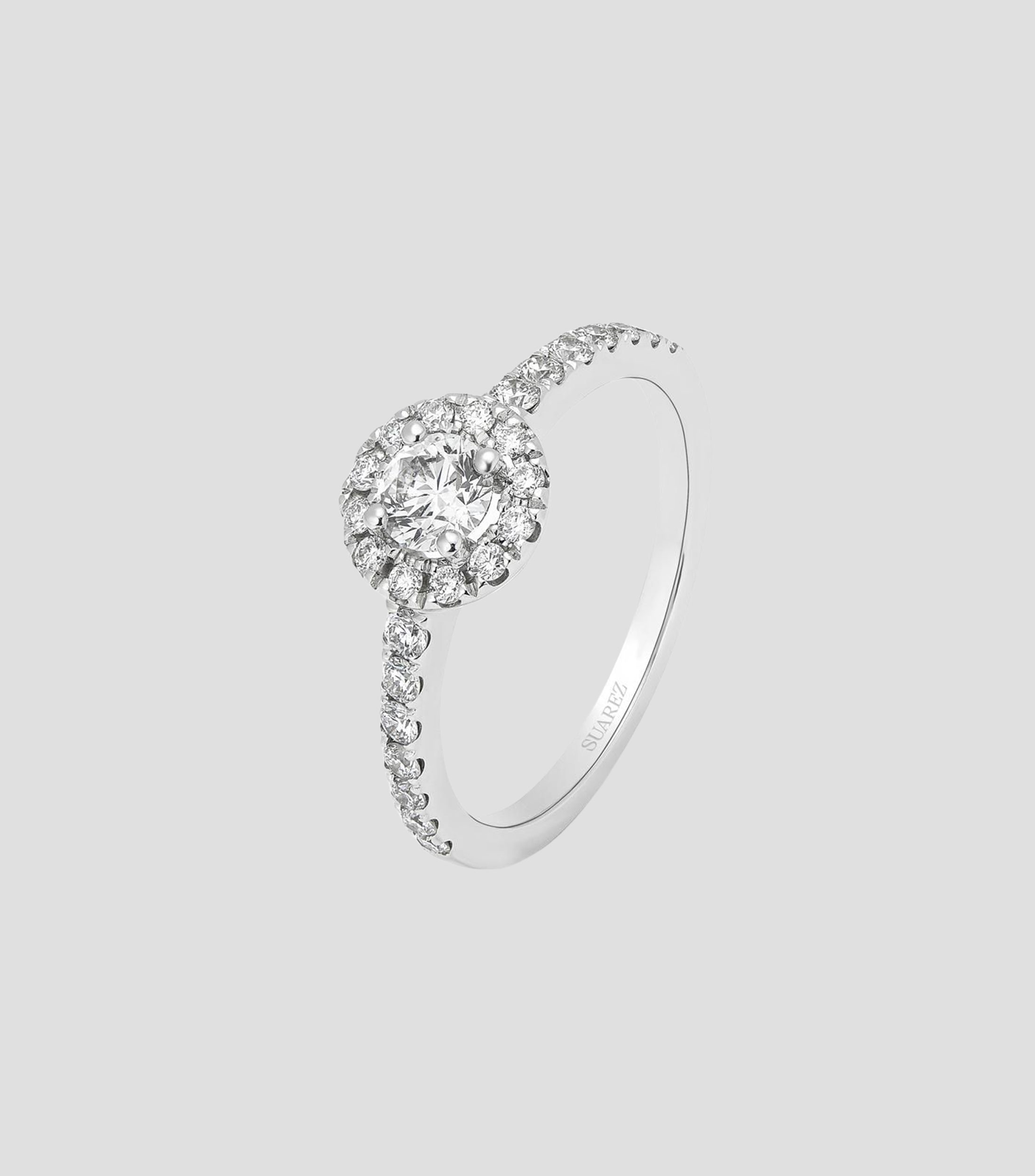 Anillo en Oro blanco de 18 Kilates con diamante central en talla brillante Mujer