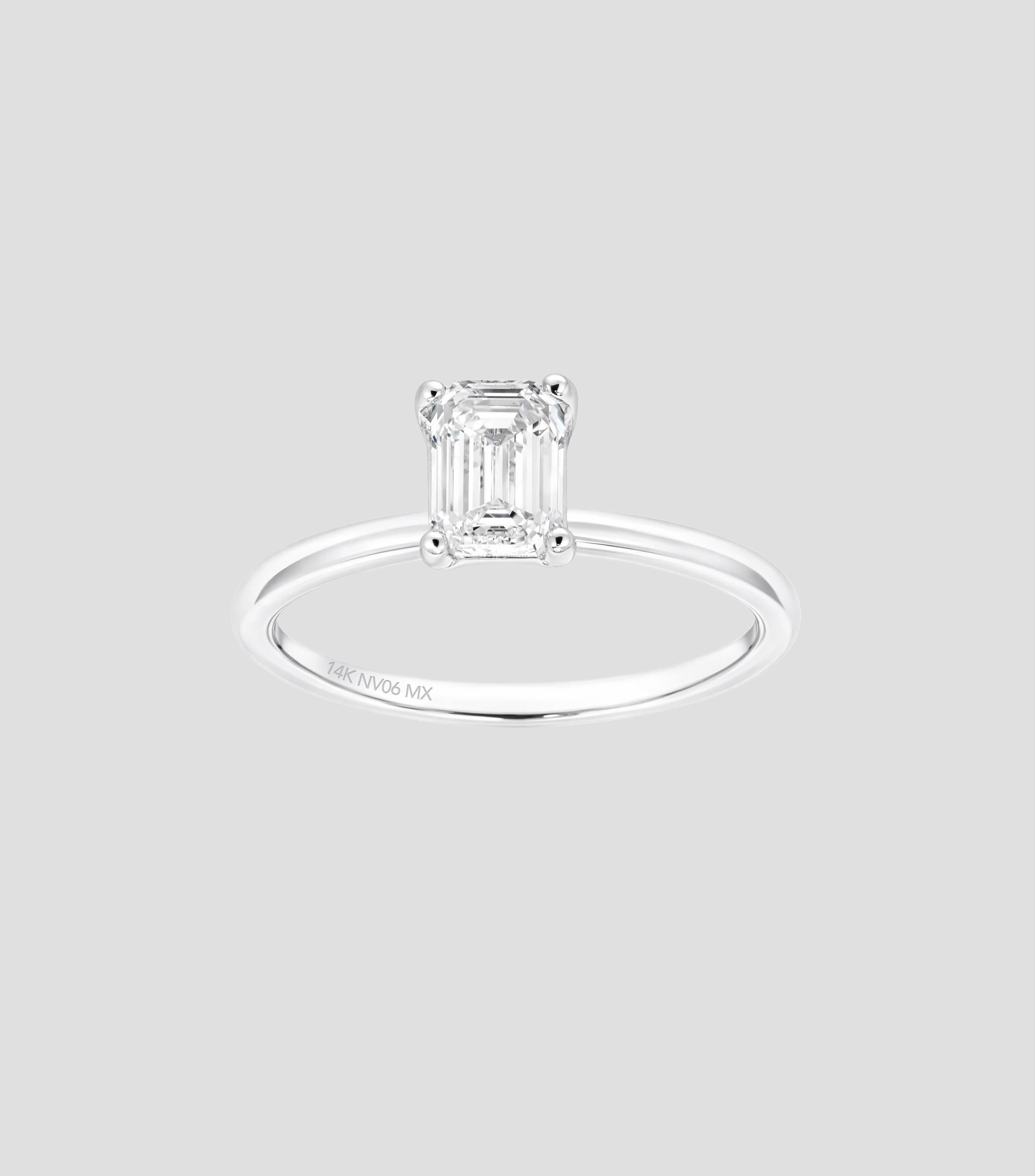 Anillo solitario en Oro blanco de 14 Kilates con diamante Mujer