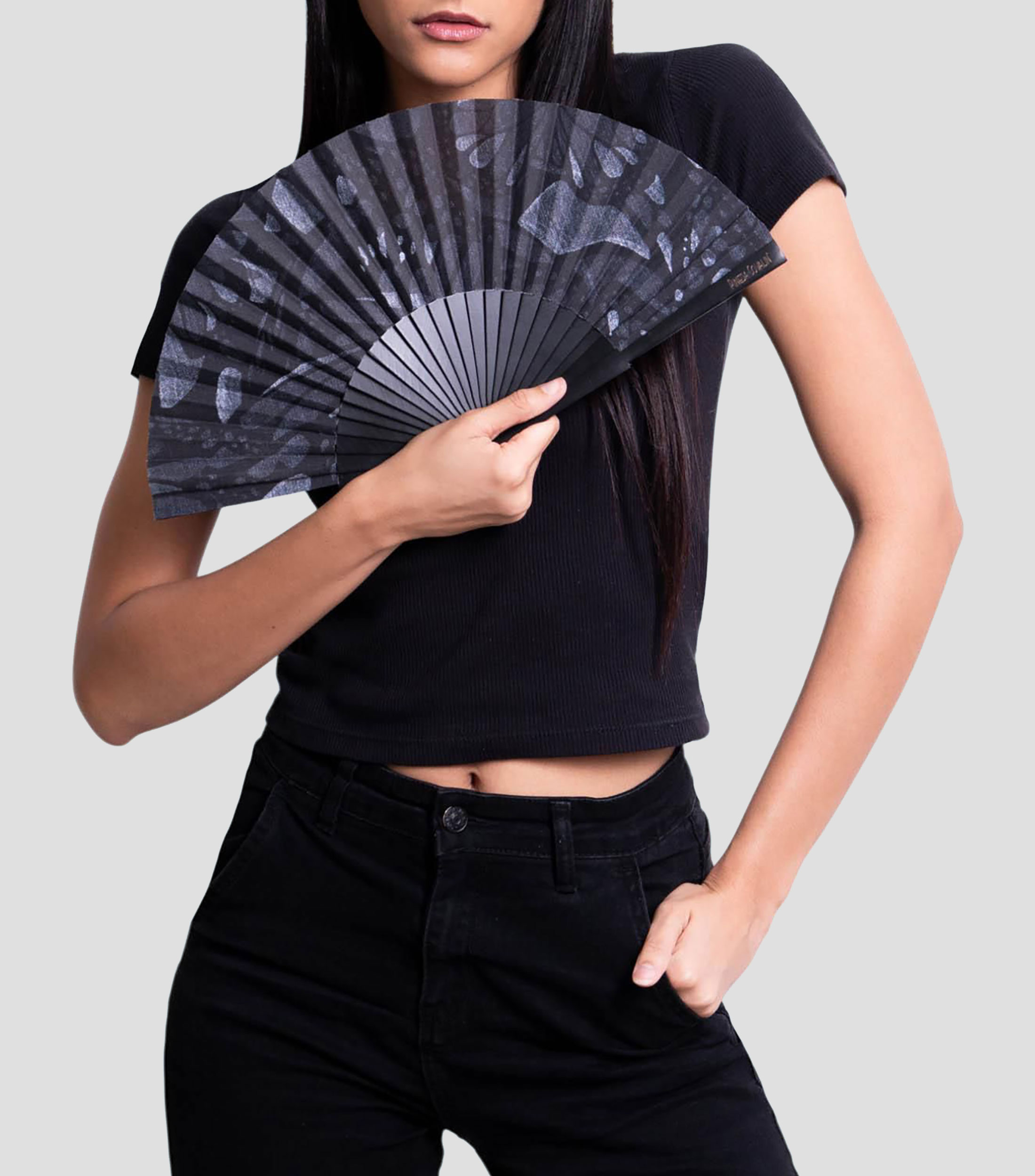 Abanico gris con negro Vuelo Mariposa Mujer