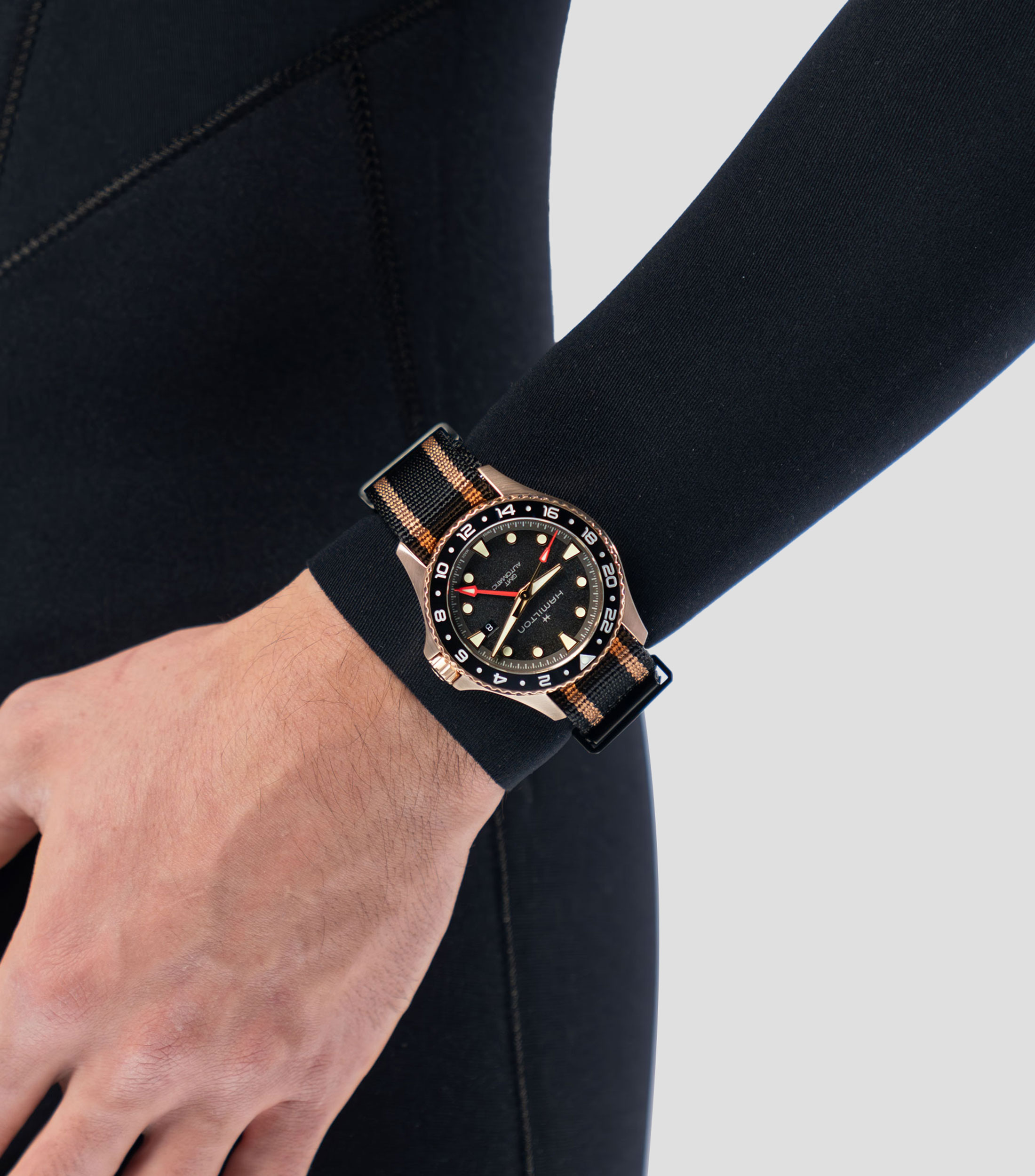 Reloj para hombre Khaki Navy Automatic GMT Deportivo Bronce