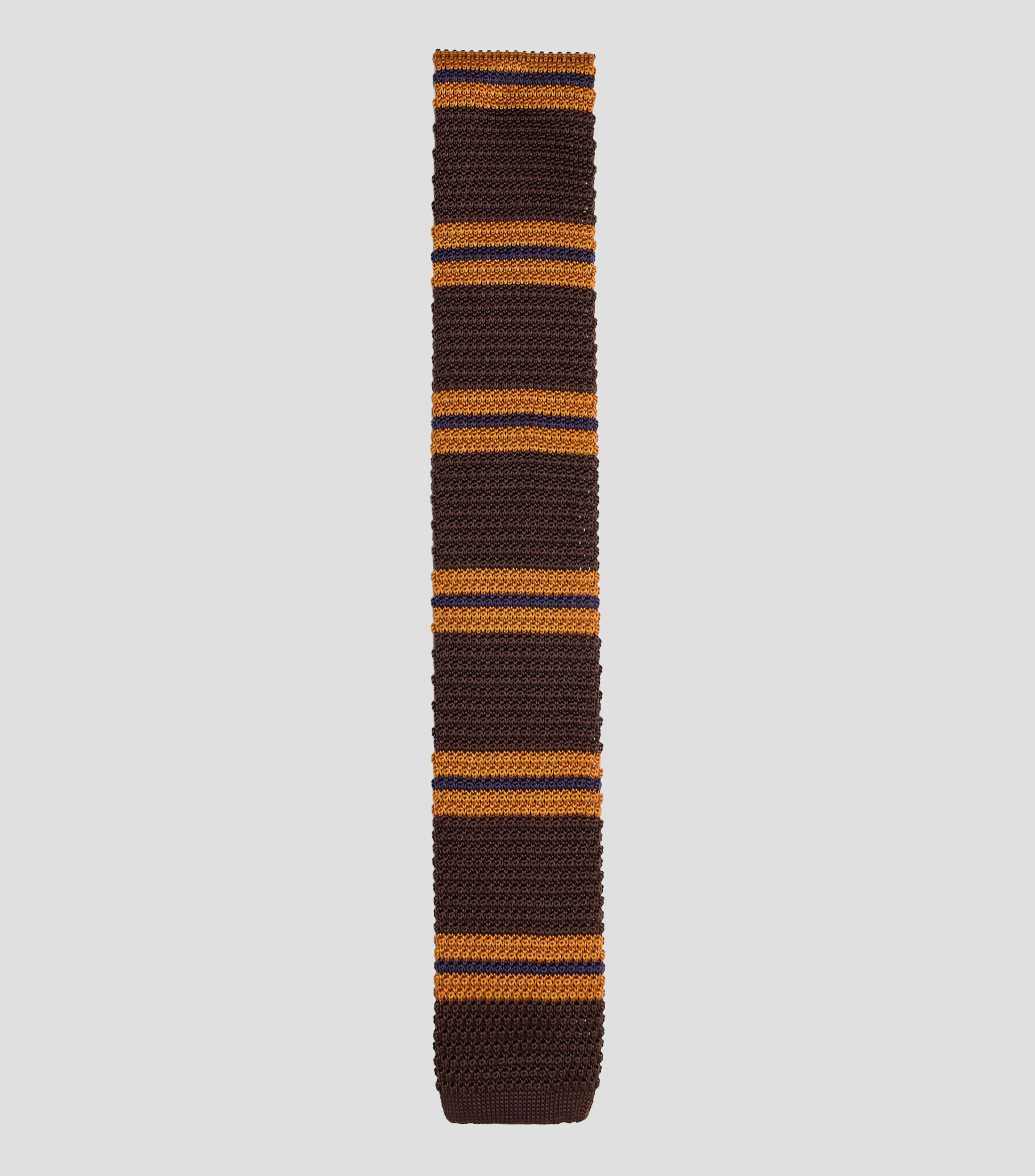 Corbata ancha a rayas