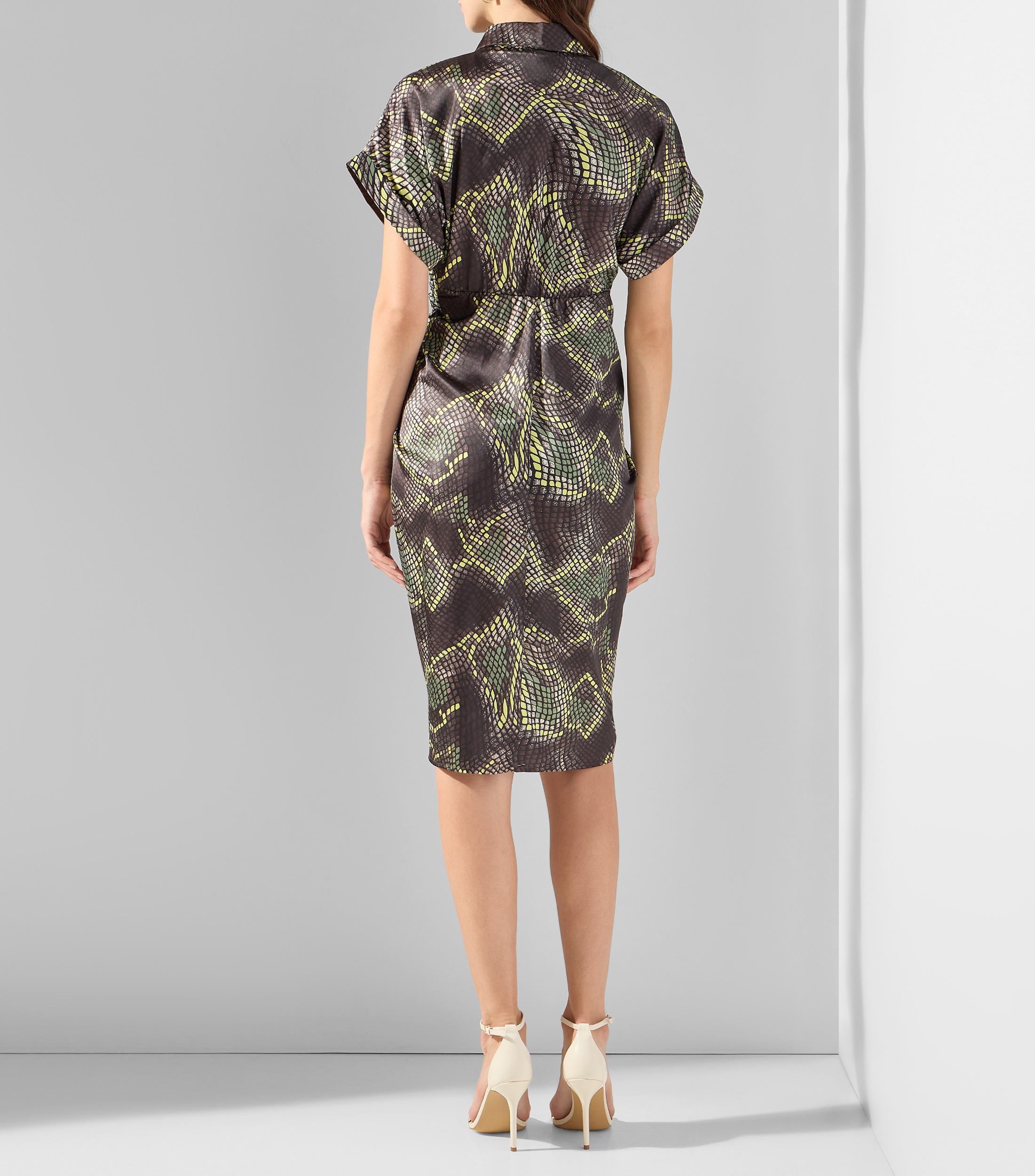 Vestido midi estampado Mujer