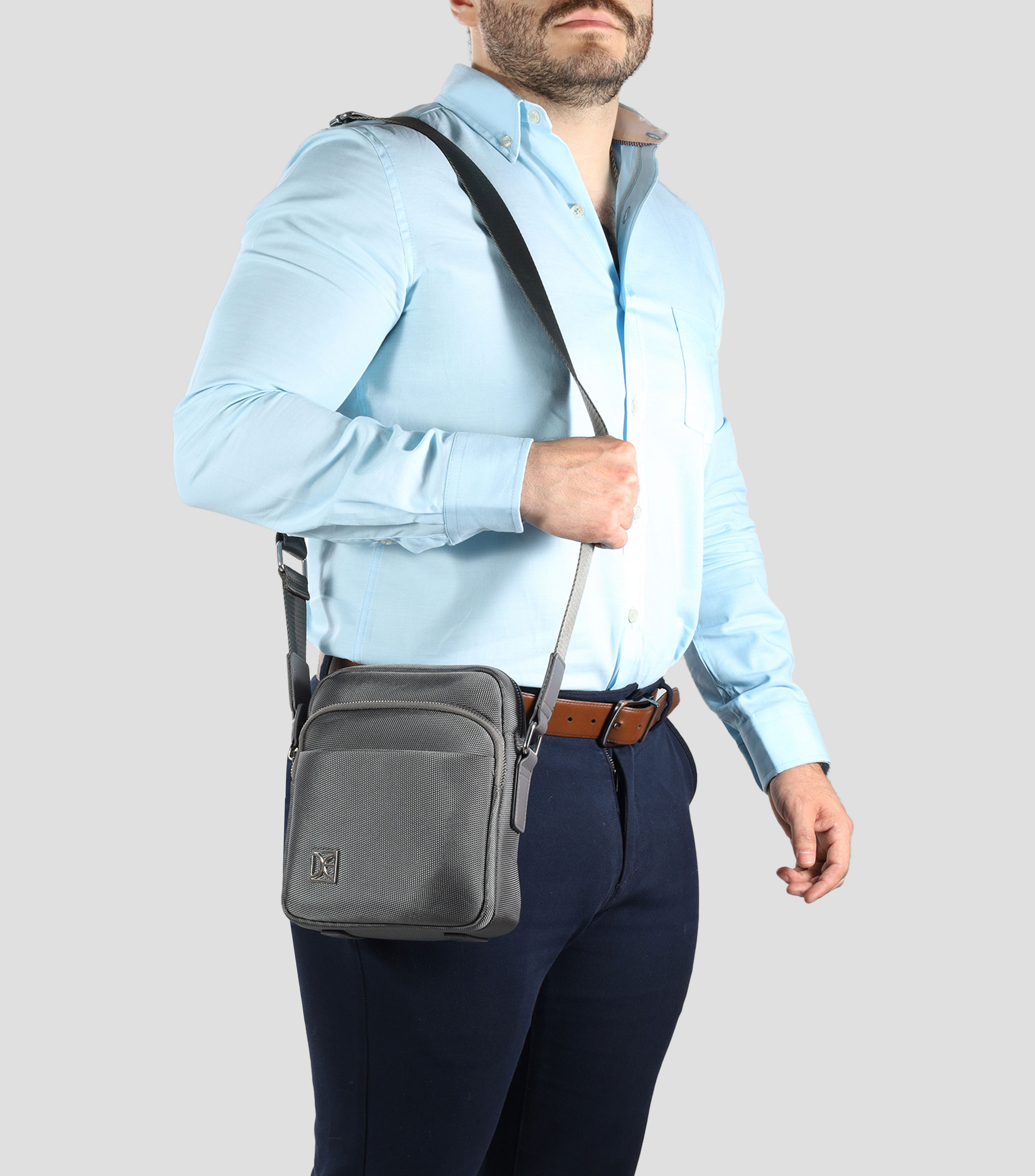 Mensajera Gris Hombre