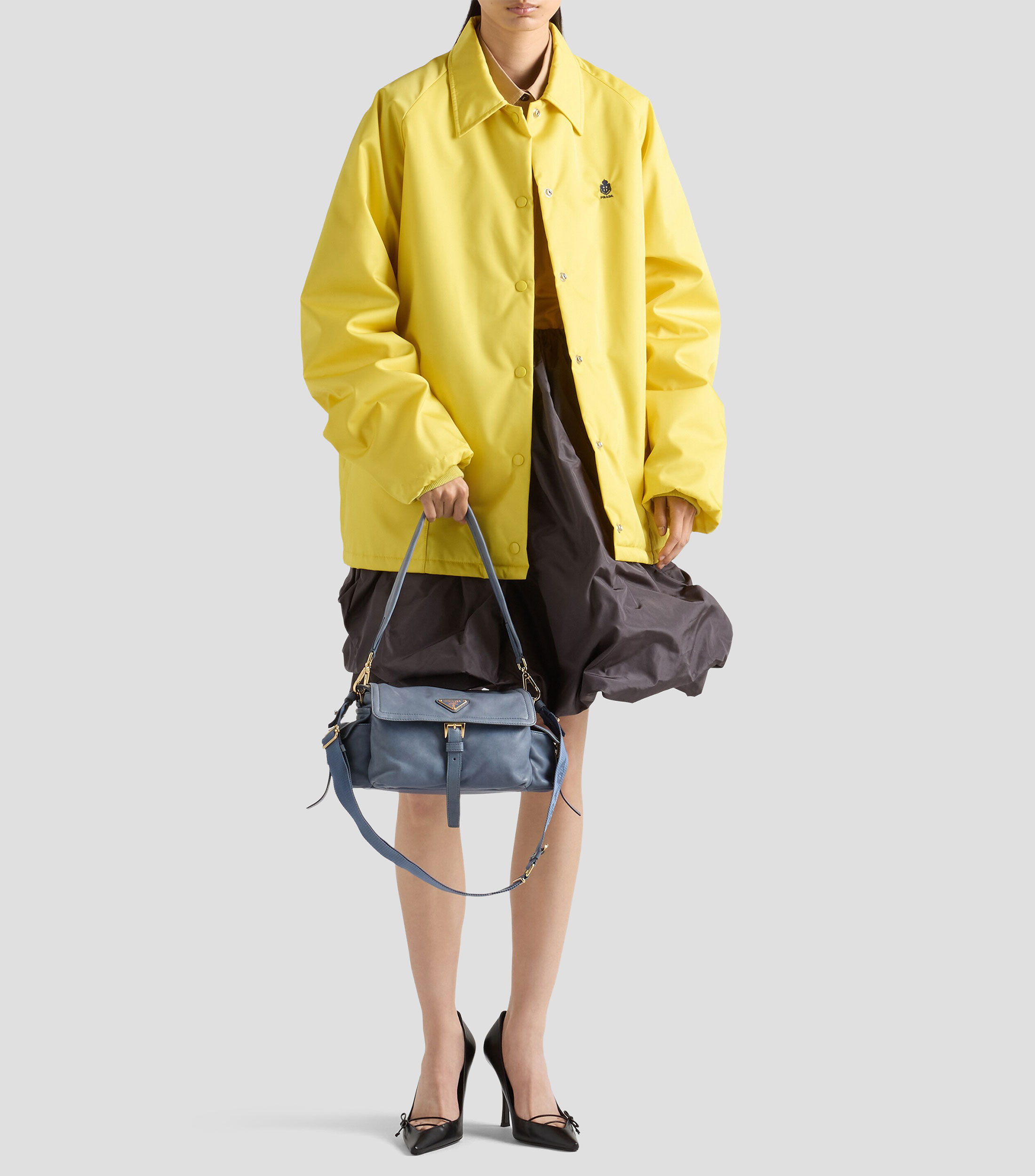 Bolsa crossbody en piel Explore Mediana Sólido Mujer