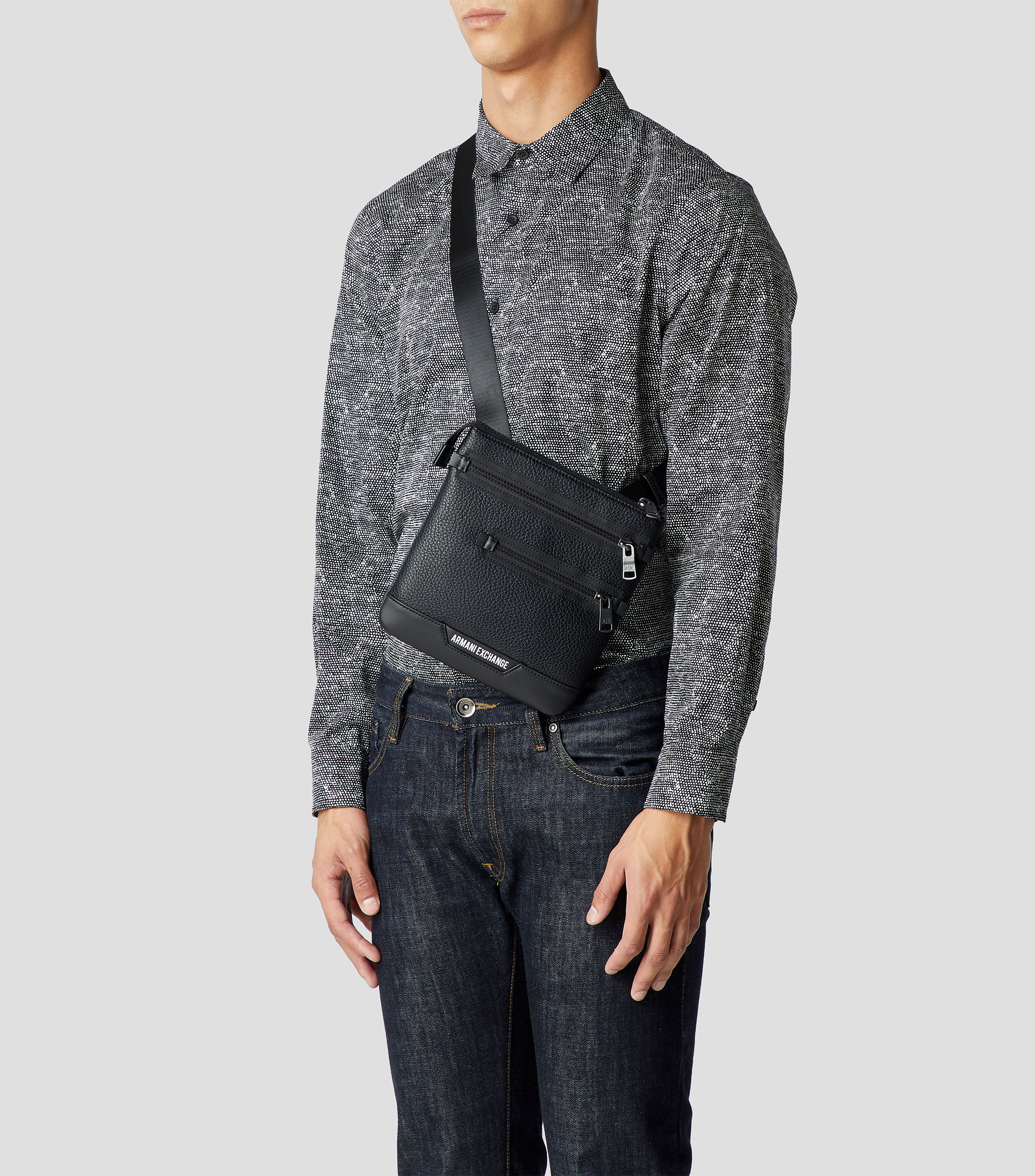 Bolso crossbody negro granulado Hombre