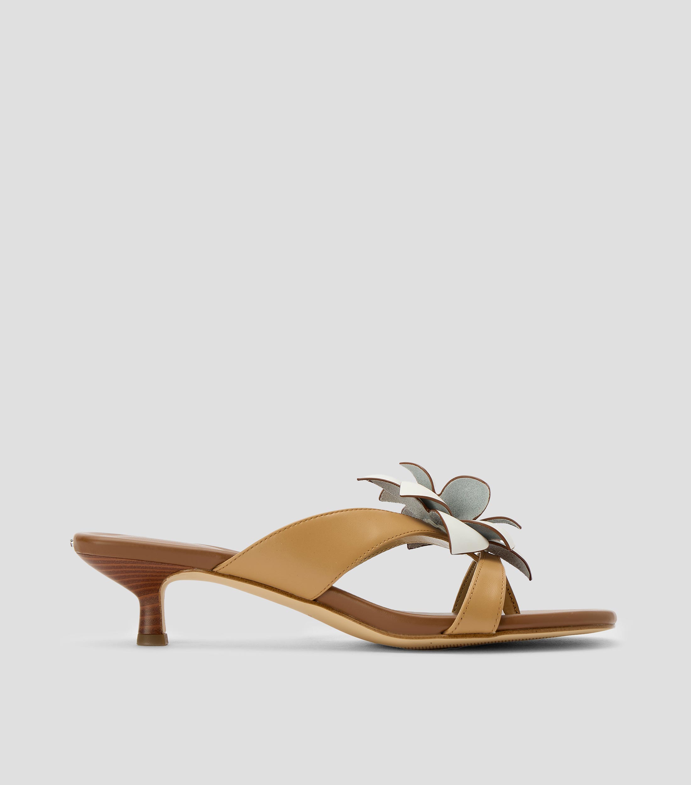 Sandalias de tacón bajo delgado Jacie Kitten Mujer