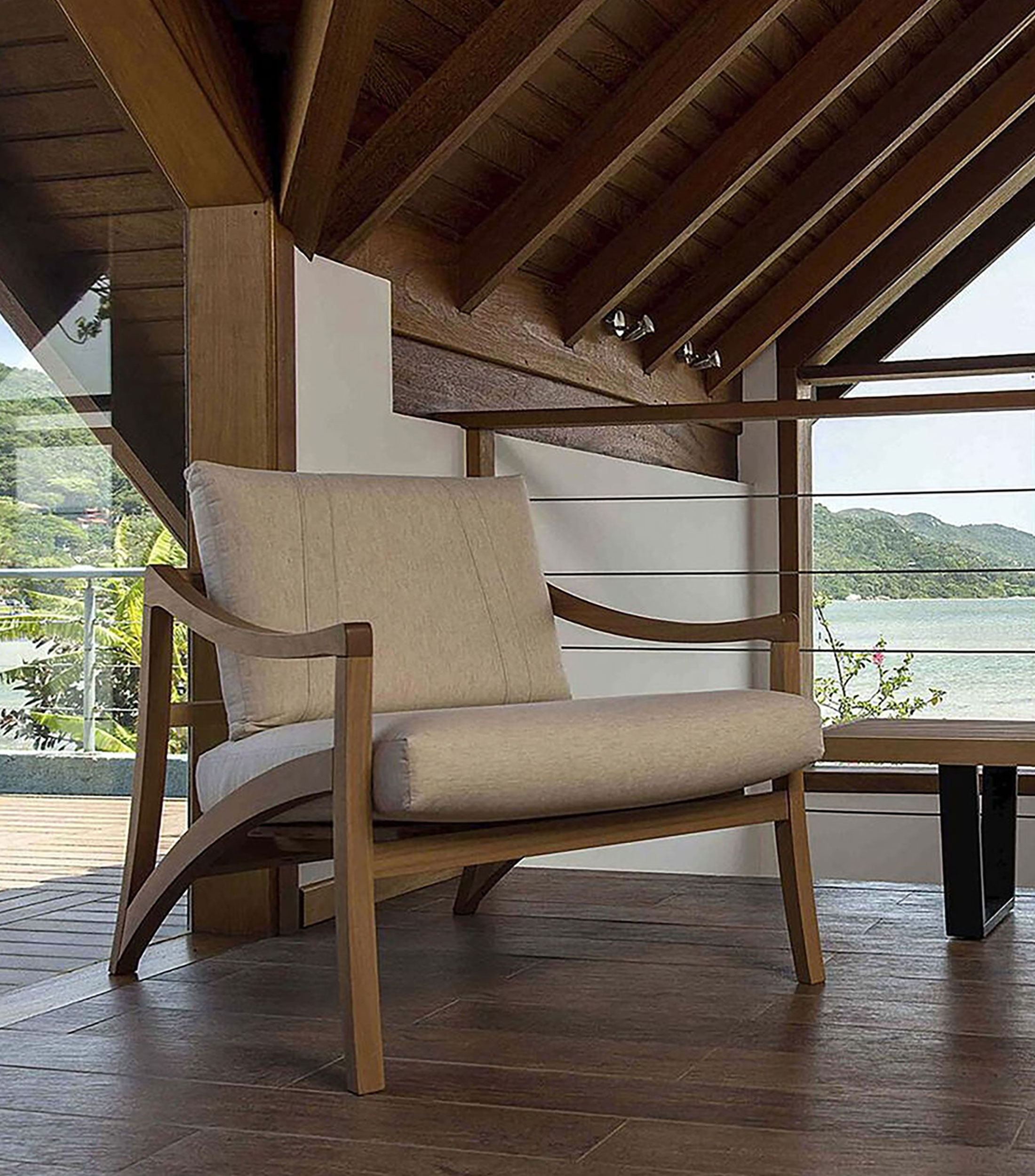 Sillón Assiria Castaño en madera