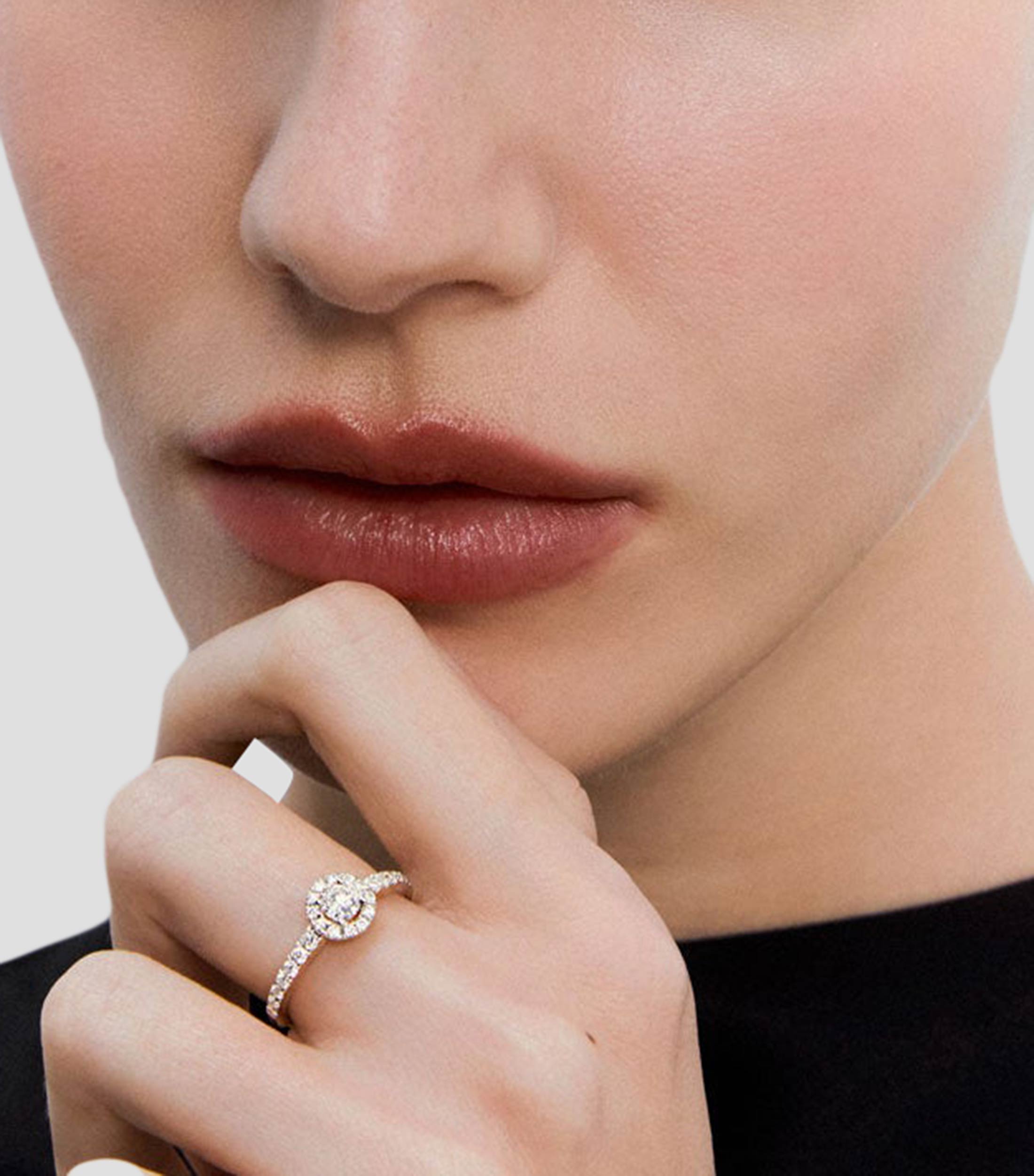 Anillo en oro de 18 kilates con diamantes Mujer