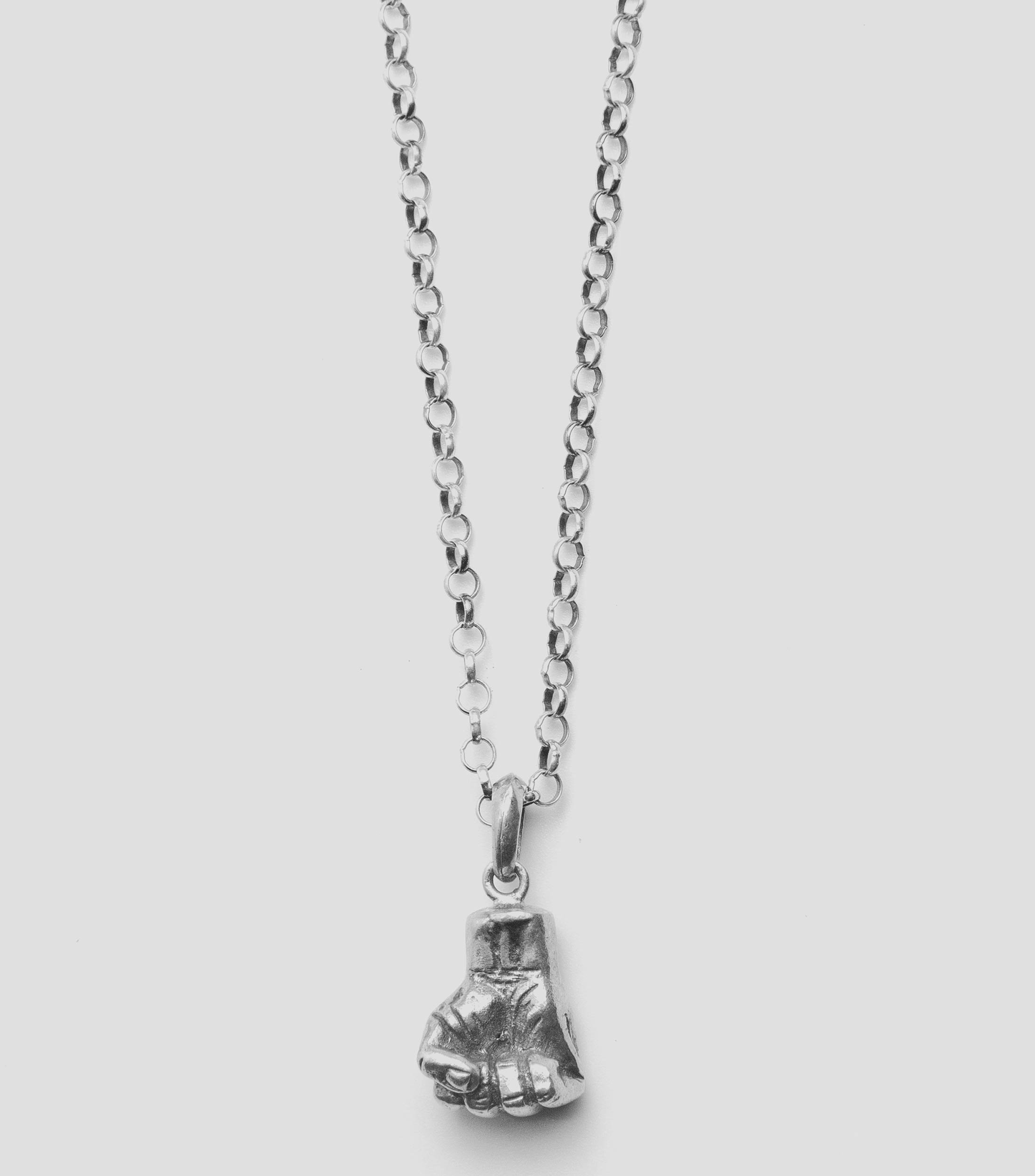 Dije con cadena Power Fist Unisex