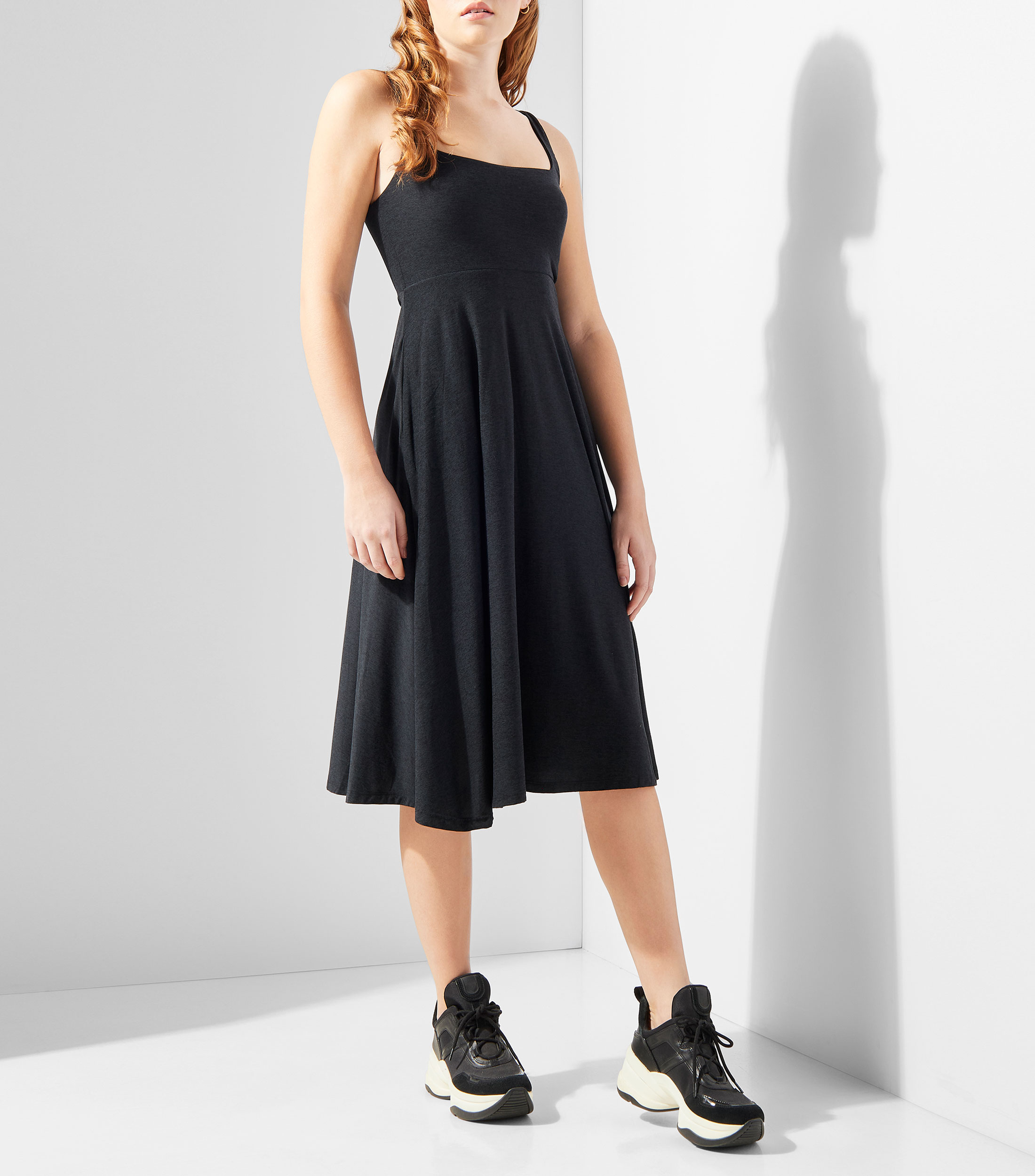 Vestido midi liso Mujer