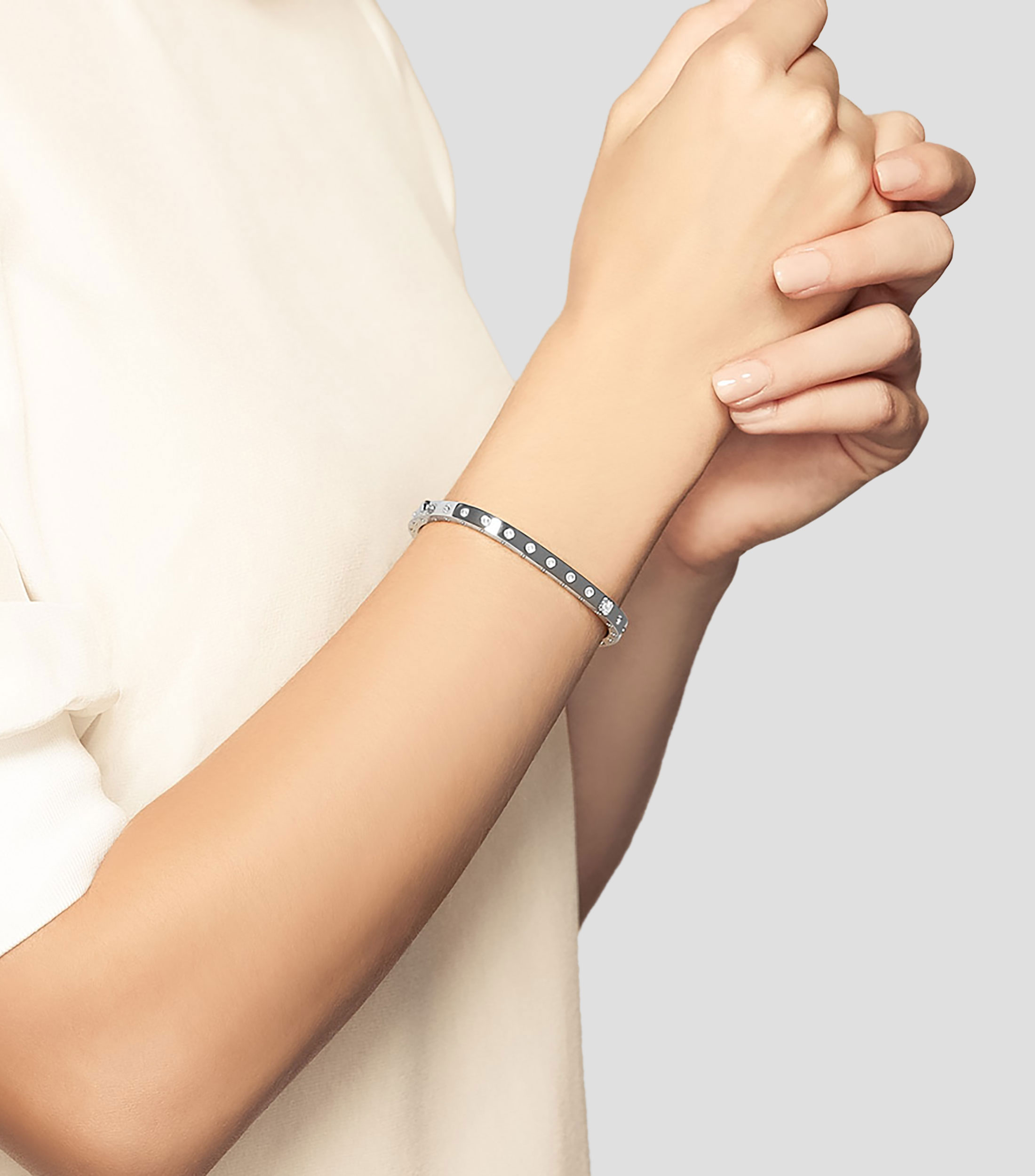 Brazalete en oro blanco de 18 kilates con diamantes Pois Moi Mujer