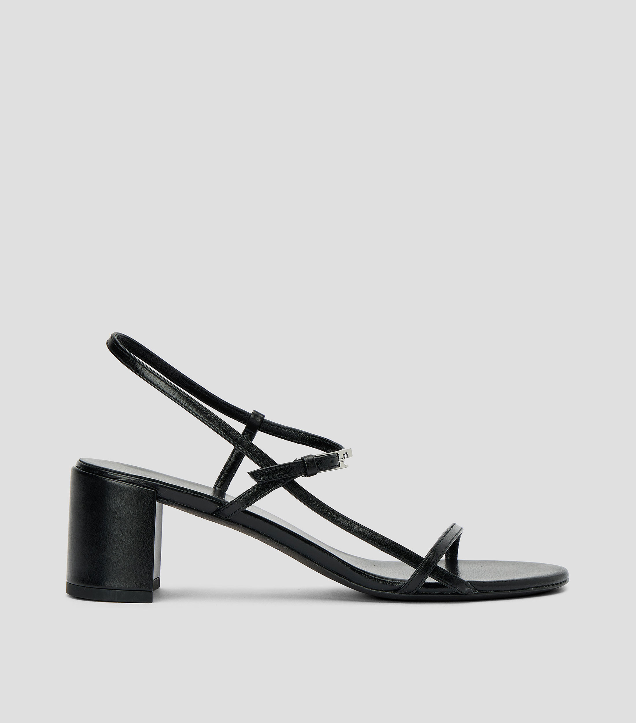 Sandalias con tacón bajo de media luna Gigi