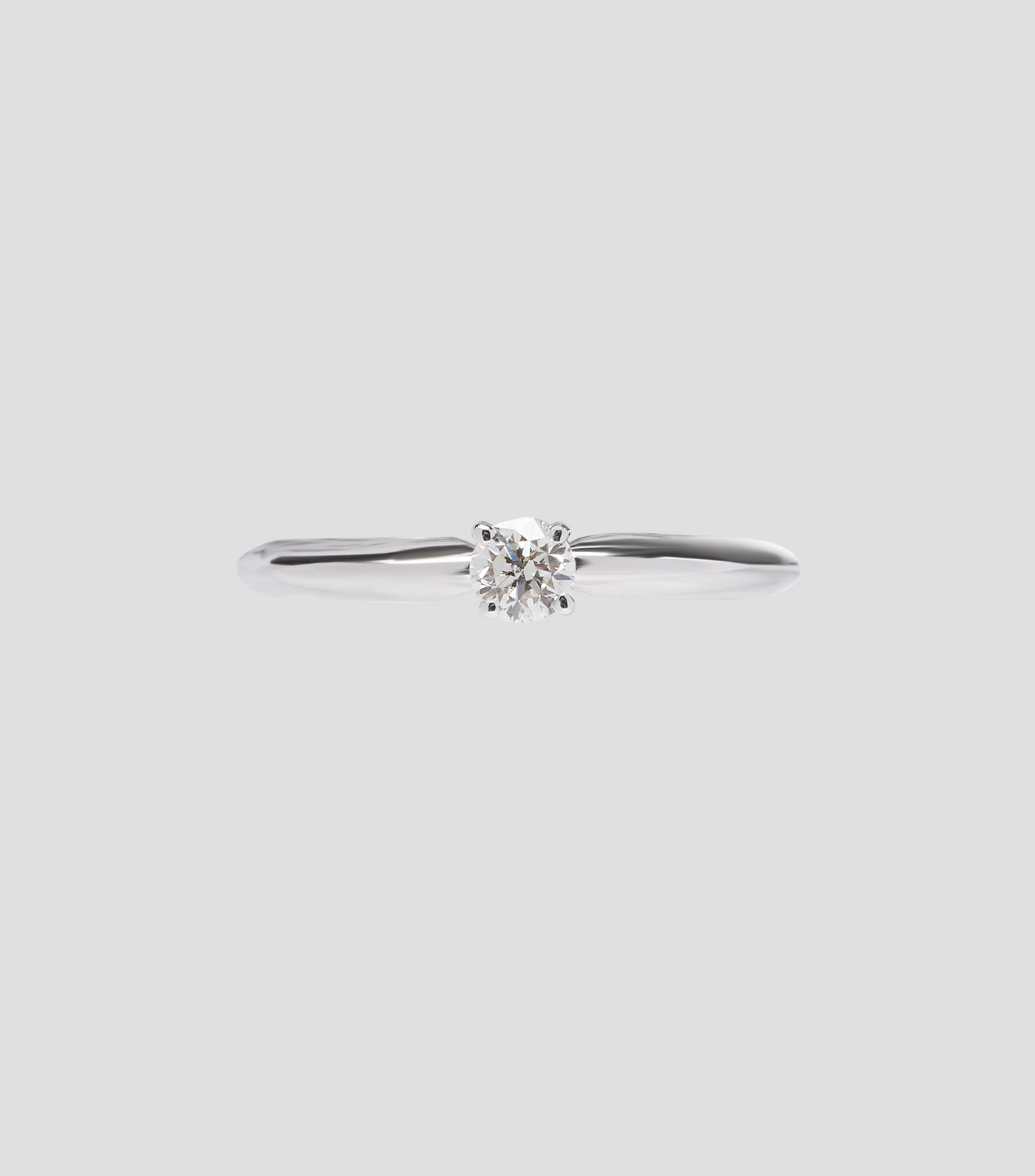 Anillo De Compromiso En Oro Blanco Modelo Lyon - Colección 2026