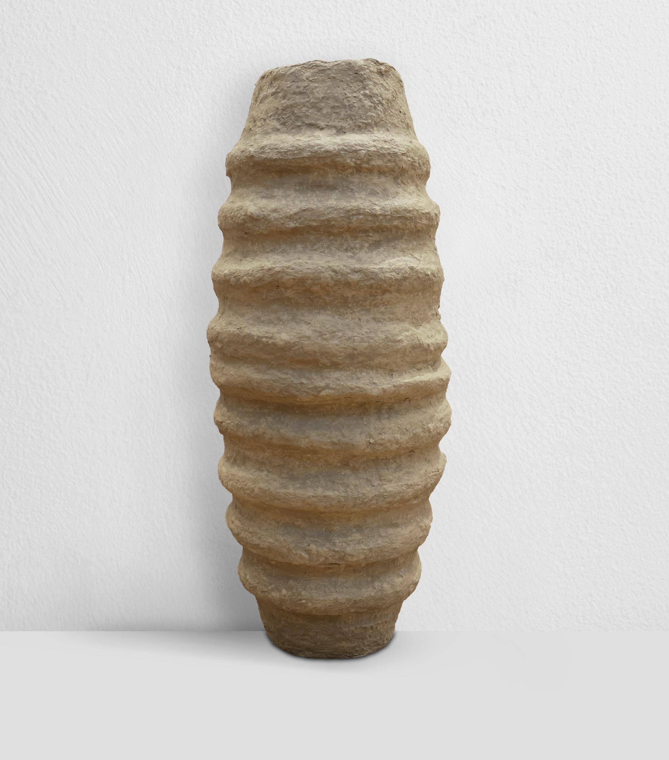 Florero Ribbed Papel Maché
