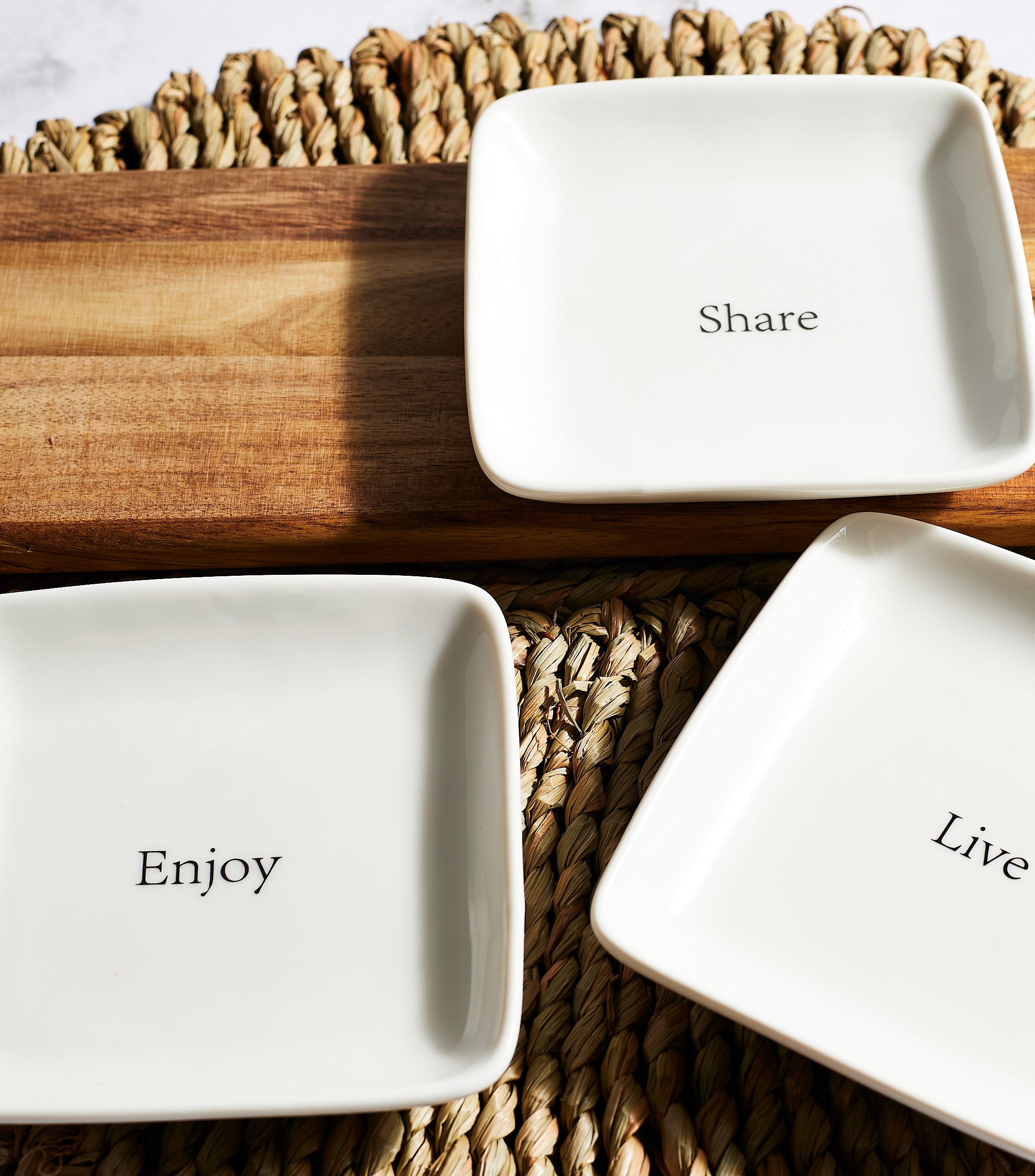 Set de Tabla y Platos Lucca Blanco