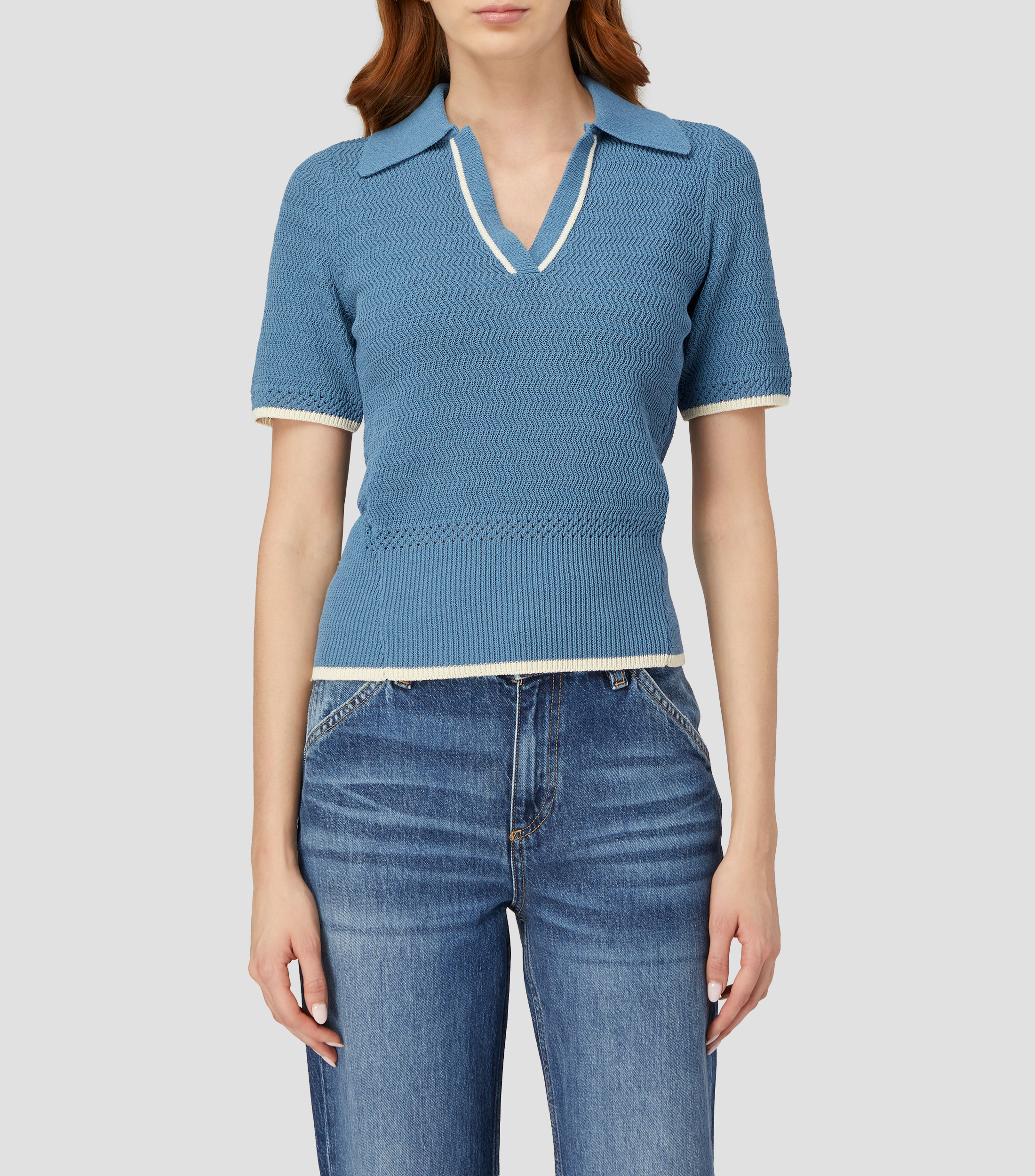 Playera tipo polo manga corta lisa con detalle decorativo Mujer
