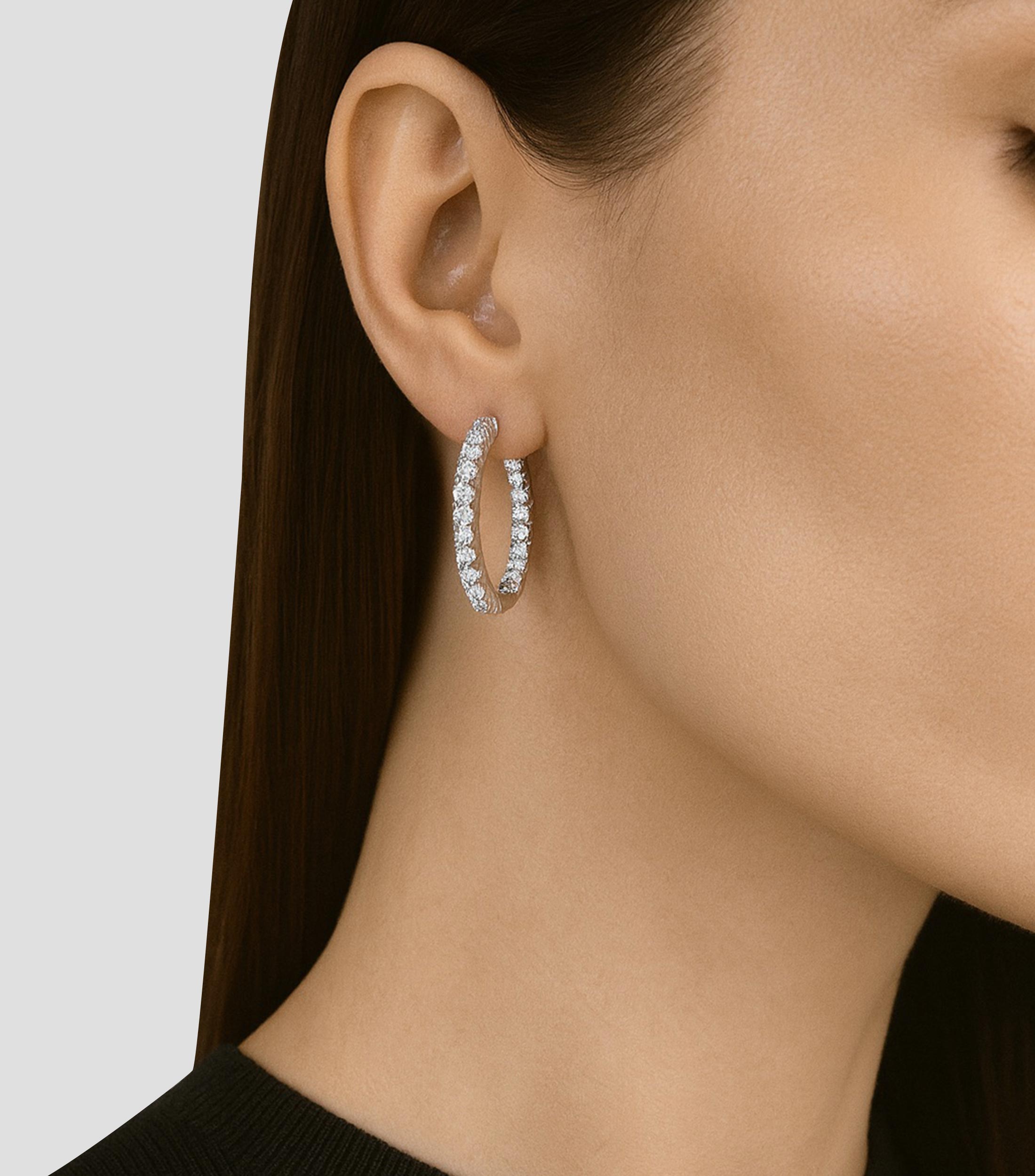 Aretes en oro blanco aros con diamantes Mujer